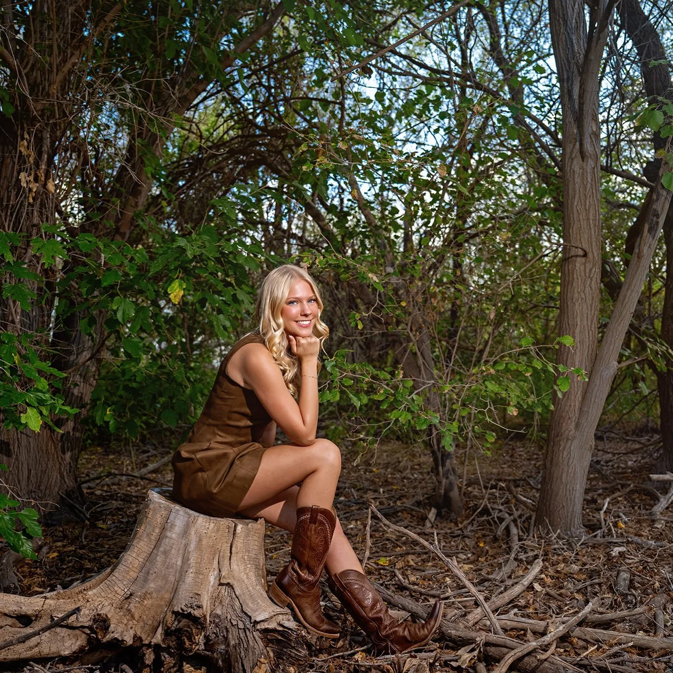 Senior year looks so good on you!  One of my favorites from Ellie&rsquo;s incredible Senior Session. (Class of 2027, we do have a few openings for you.). 
.
.
.
#seniorphotos #odessatxphotographer #shineon