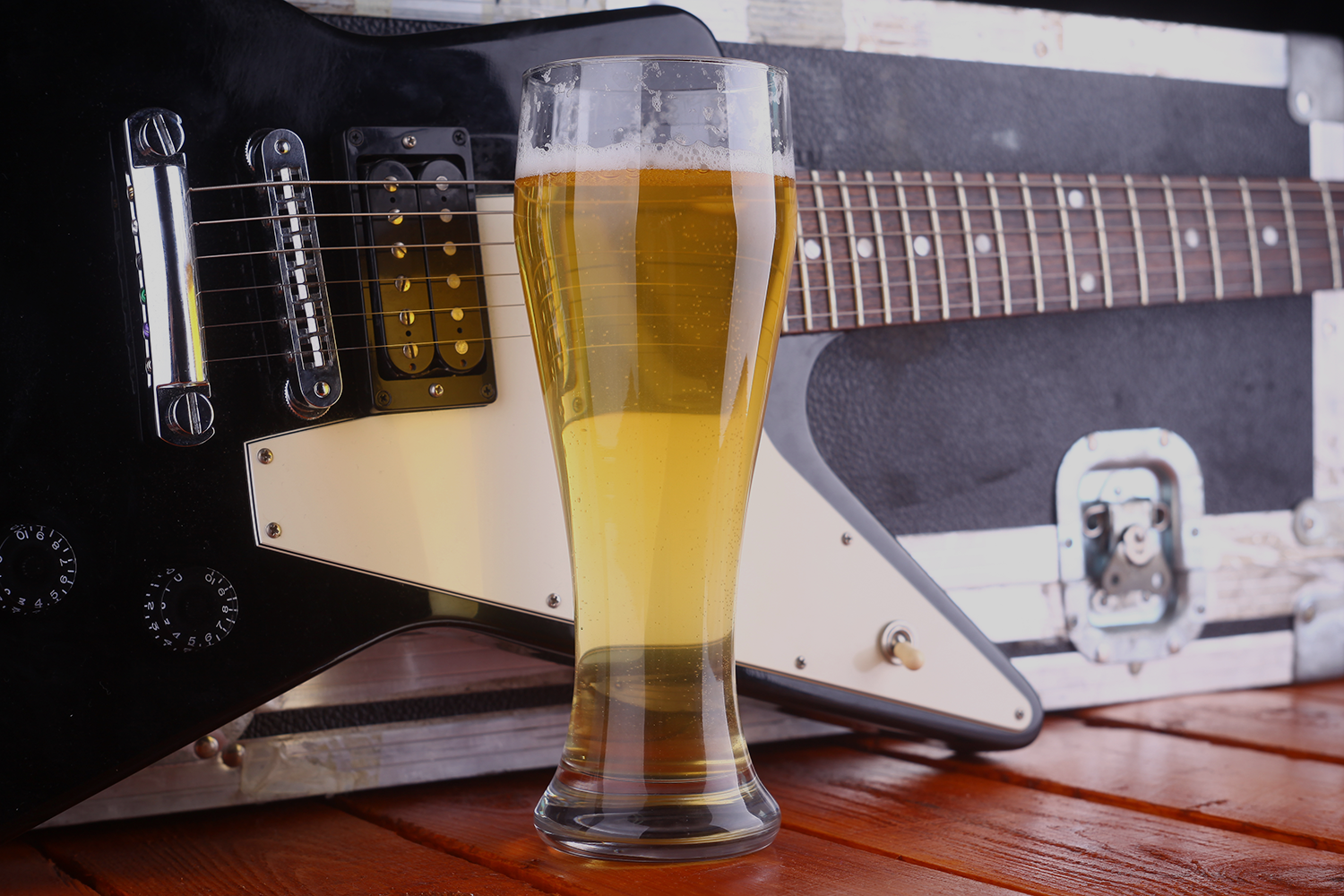 The Daily Rail: Does music effect a guest's beer drinking experience?