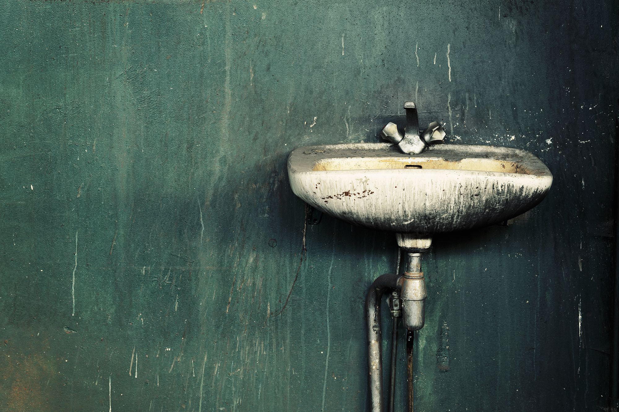 Remove hard water stains with white vinegar [Hack #065]