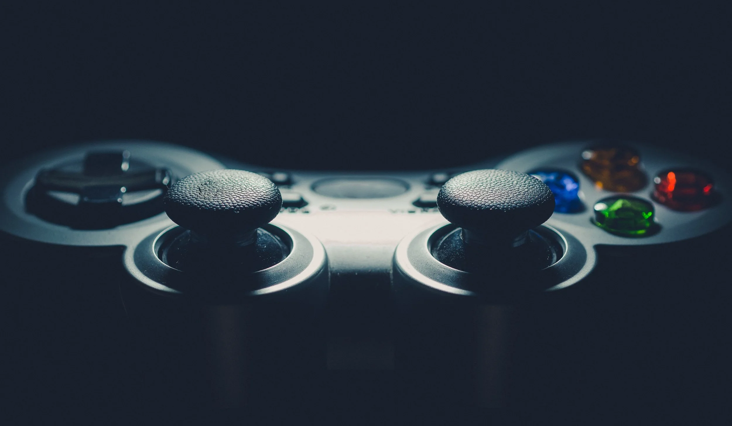 The Daily Rail: Twitter Begins Streaming eSports 