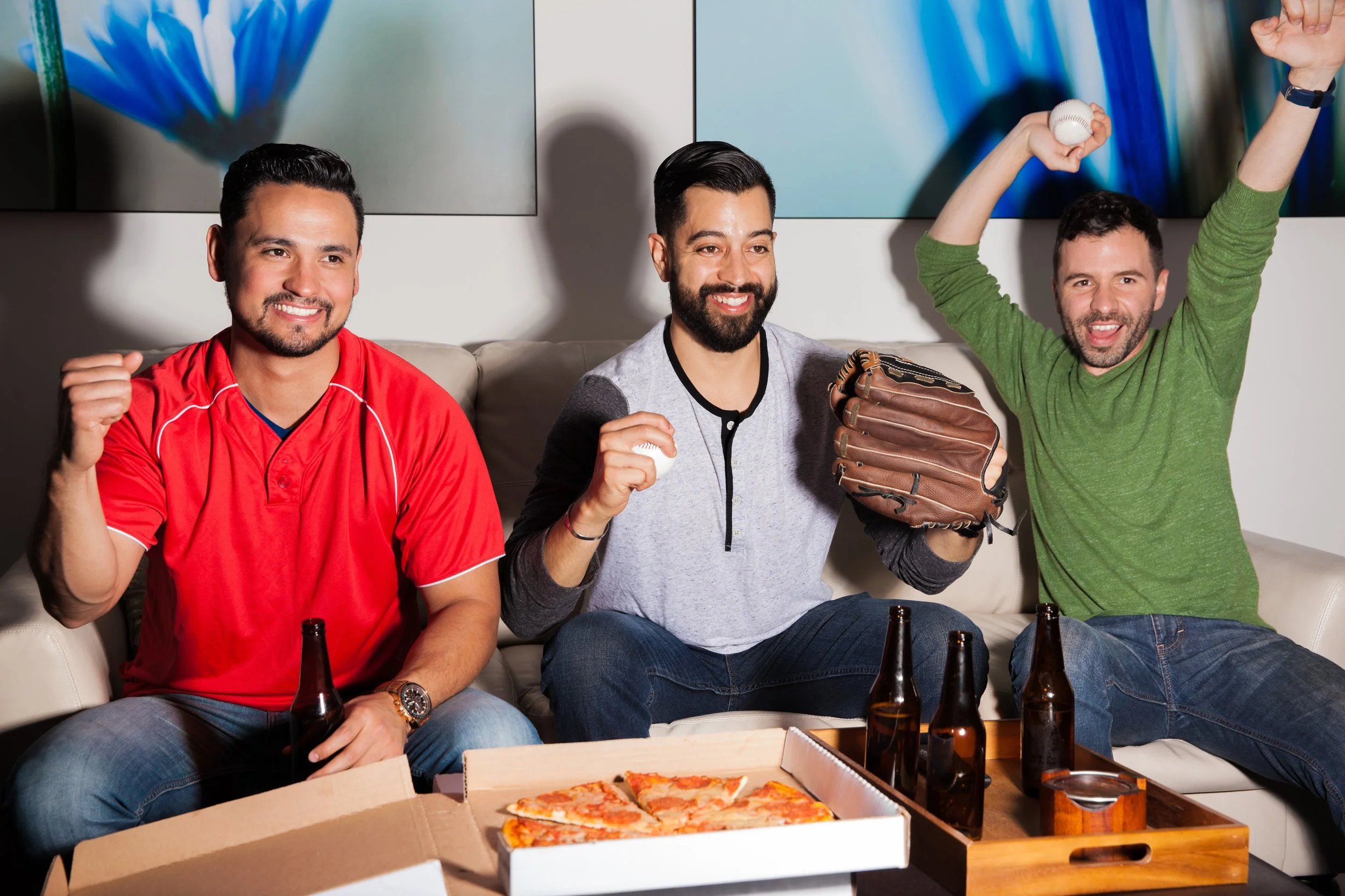 The Daily Rail: Buffalo Wild Wings Tests Beer Delivery 