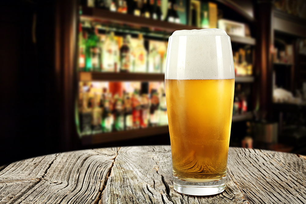 Sports bars should team up with their favorite beer vendors to create amazing college football promotions.