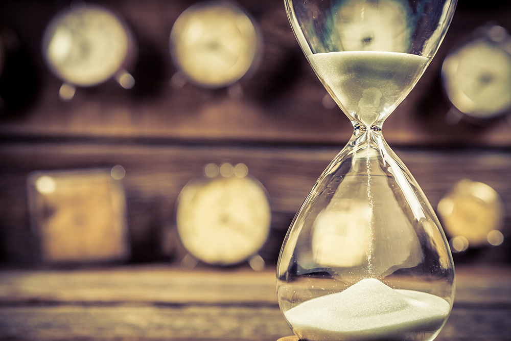 Who should contact a restaurant delivery customer on service delays — Grubhub or your restaurant?