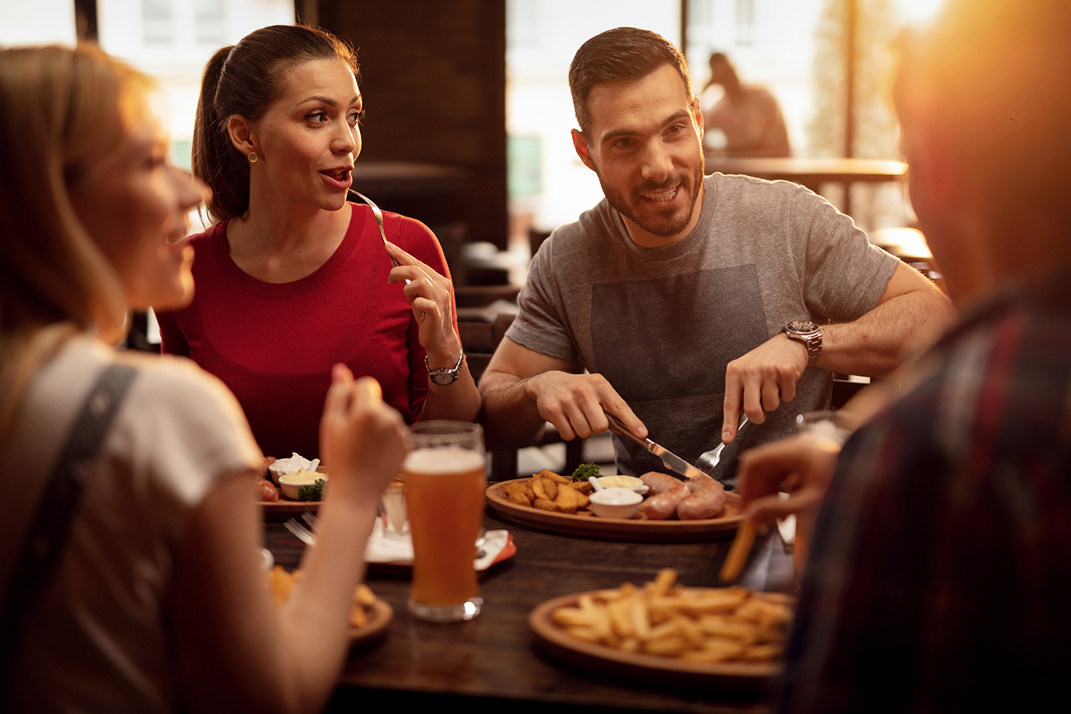 5 Ways Restaurant Owners Can Turn Their Guests into Regulars