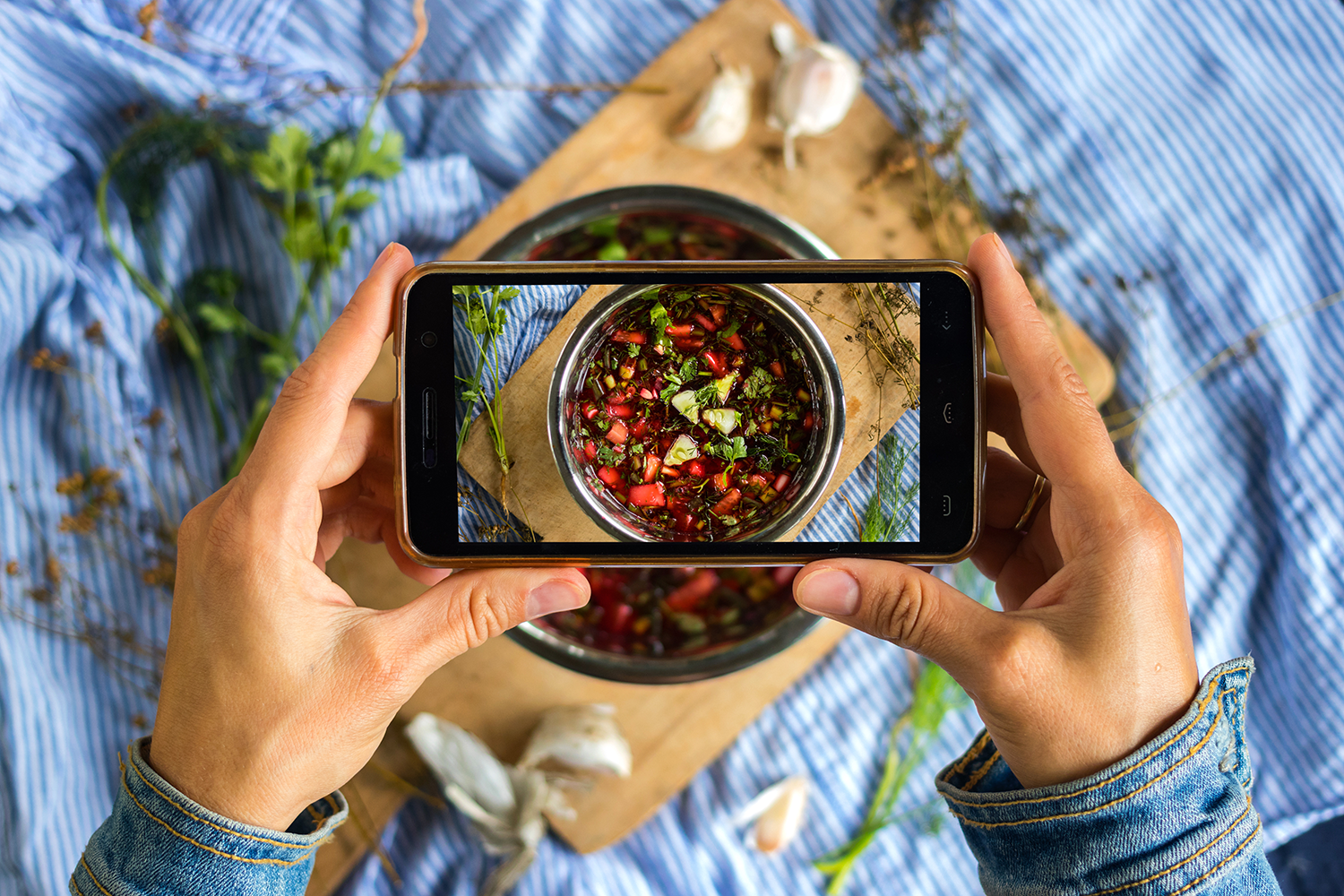Offer Guests Discounts or Free Items for Sharing Your Restaurant on Social [Hack #110]