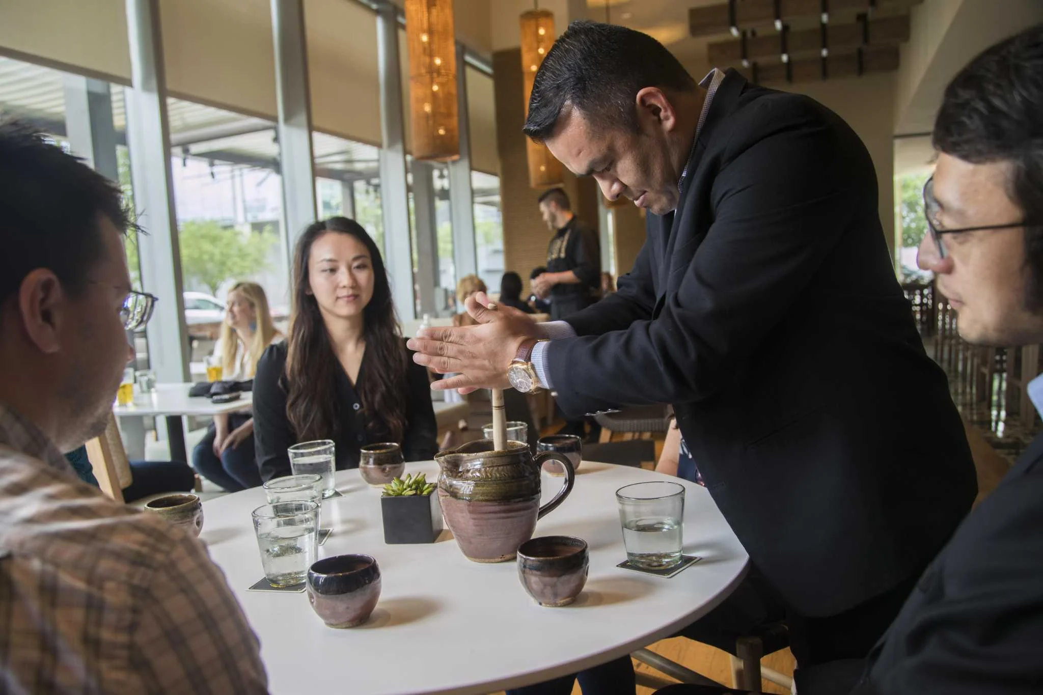 The Daily Rail: Improve Your Restaurant's Guest Experience with Dramatic Tableside Presentations
