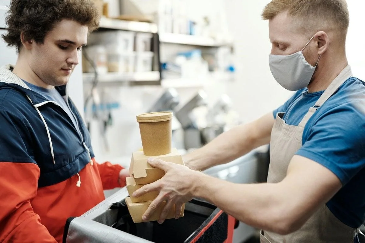 How to Manage Your Restaurant's Employees During a Pandemic