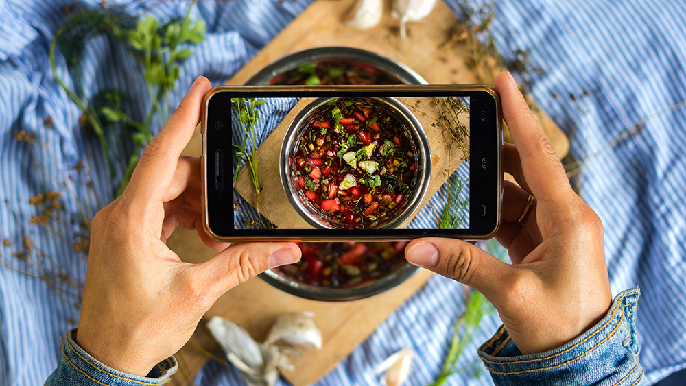 4 Restaurant Tech Trends that are Optimizing the Food Industry — The Rail