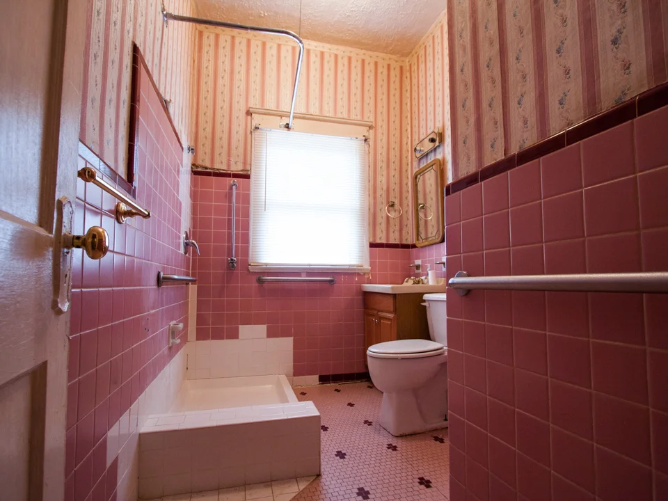 BEFORE | BATHROOM