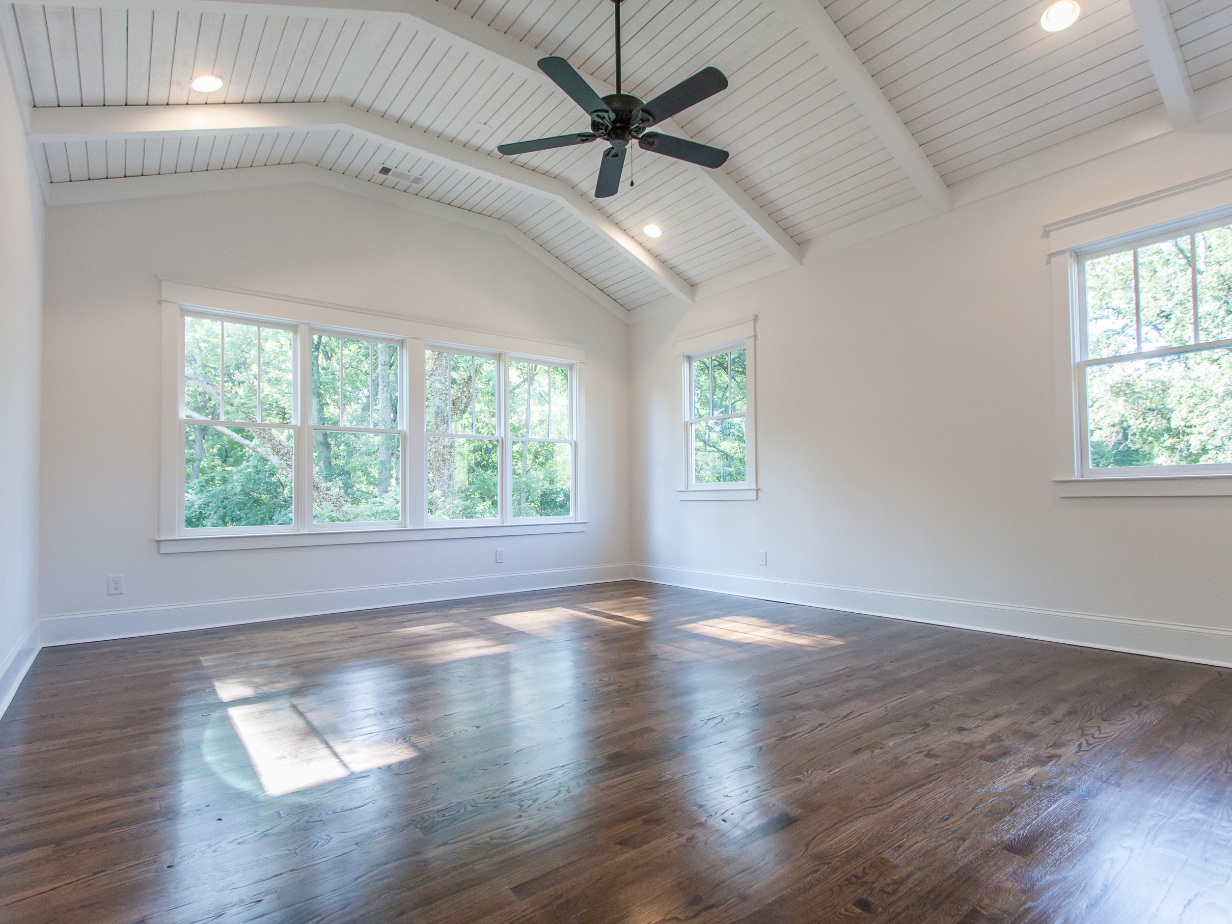 116 5th Ave Masterbedroom.jpg