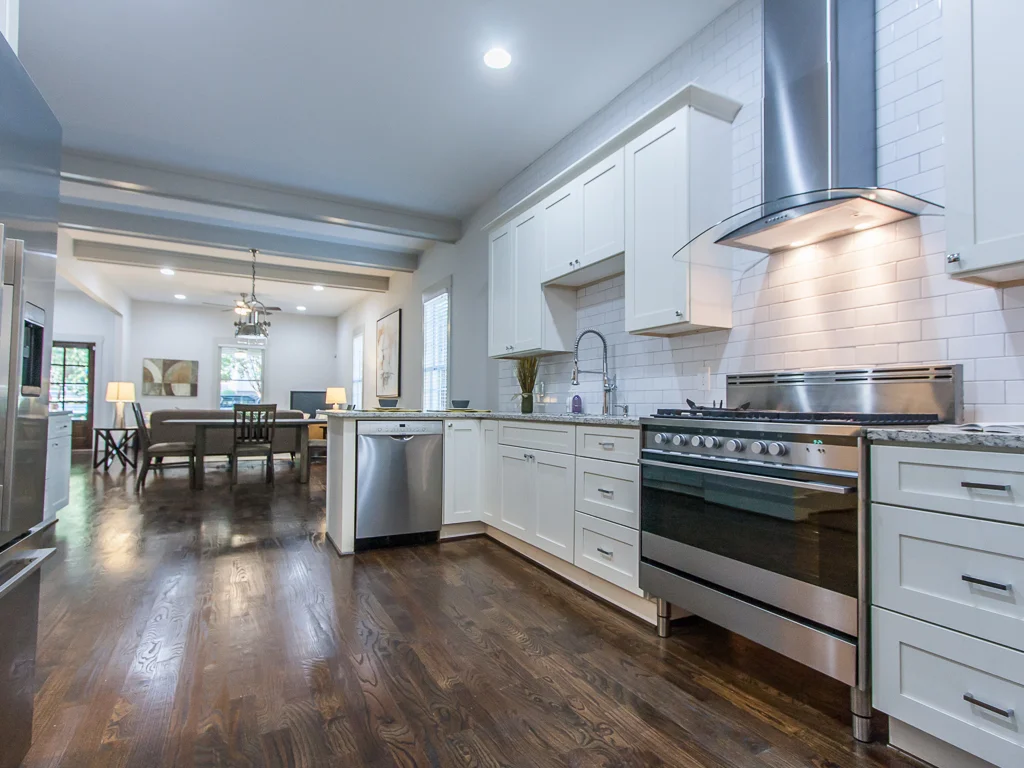 174 Flat Shoals-Kitchen 4.jpg