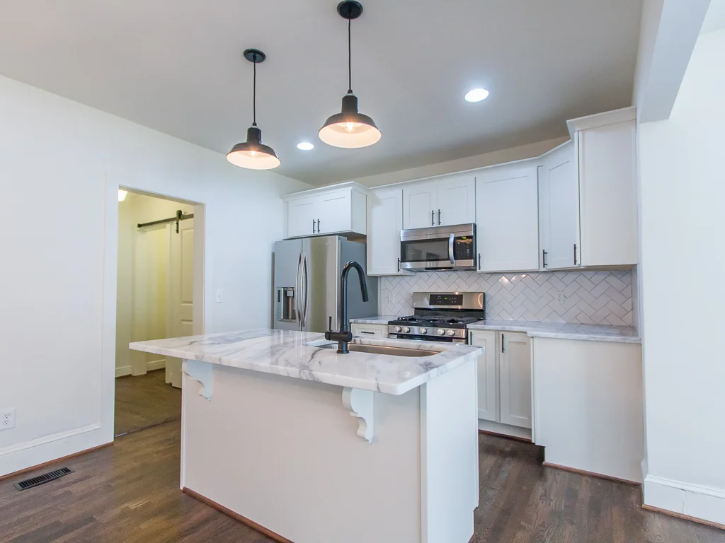2204 Ridgedale-Kitchen 2.jpg
