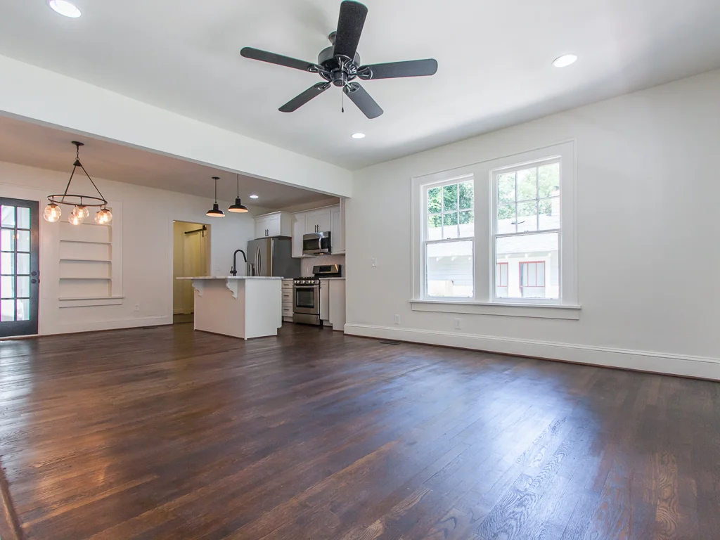 2204 Ridgedale-Living 2.jpg