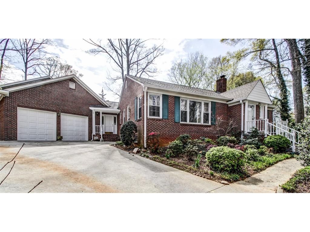 165 Mt. Vernon - Exterior Before