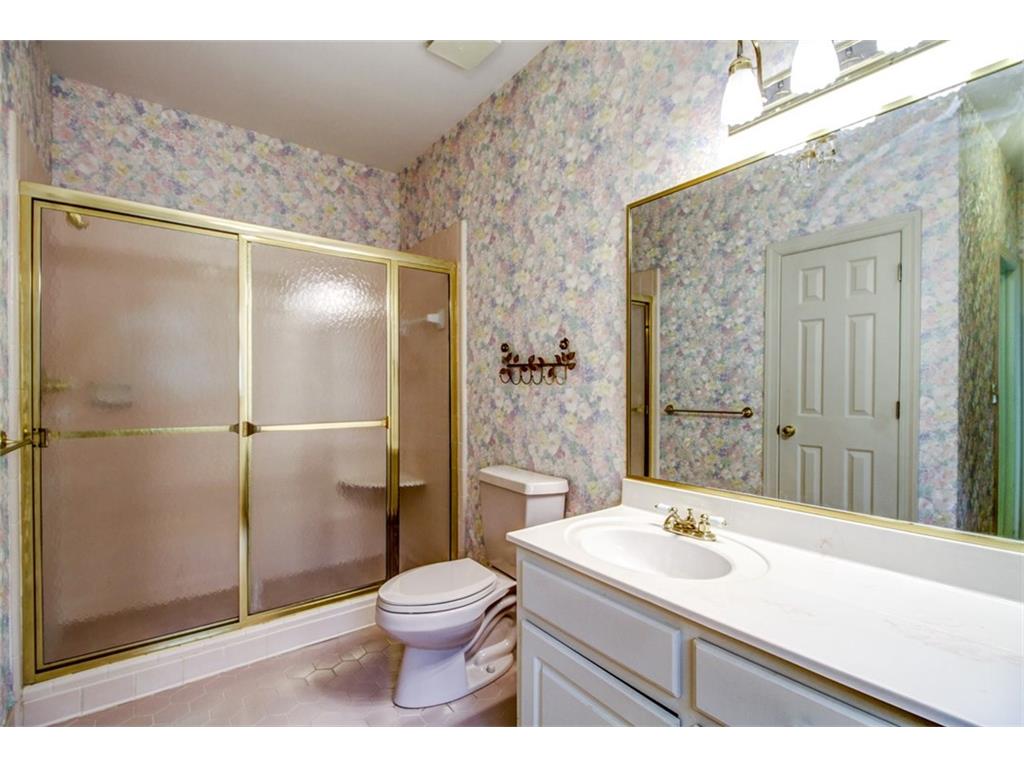 165 Mount Vernon BEFORE - Master bath.jpeg