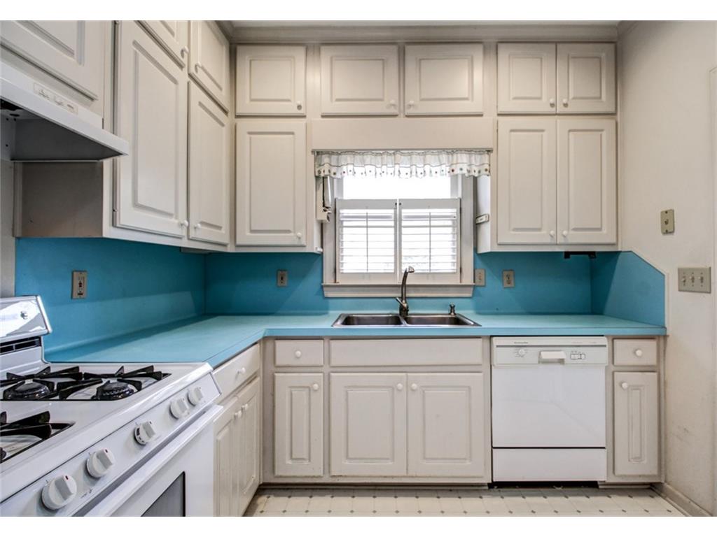165 Mount Vernon BEFORE - Kitchen up 2.jpeg