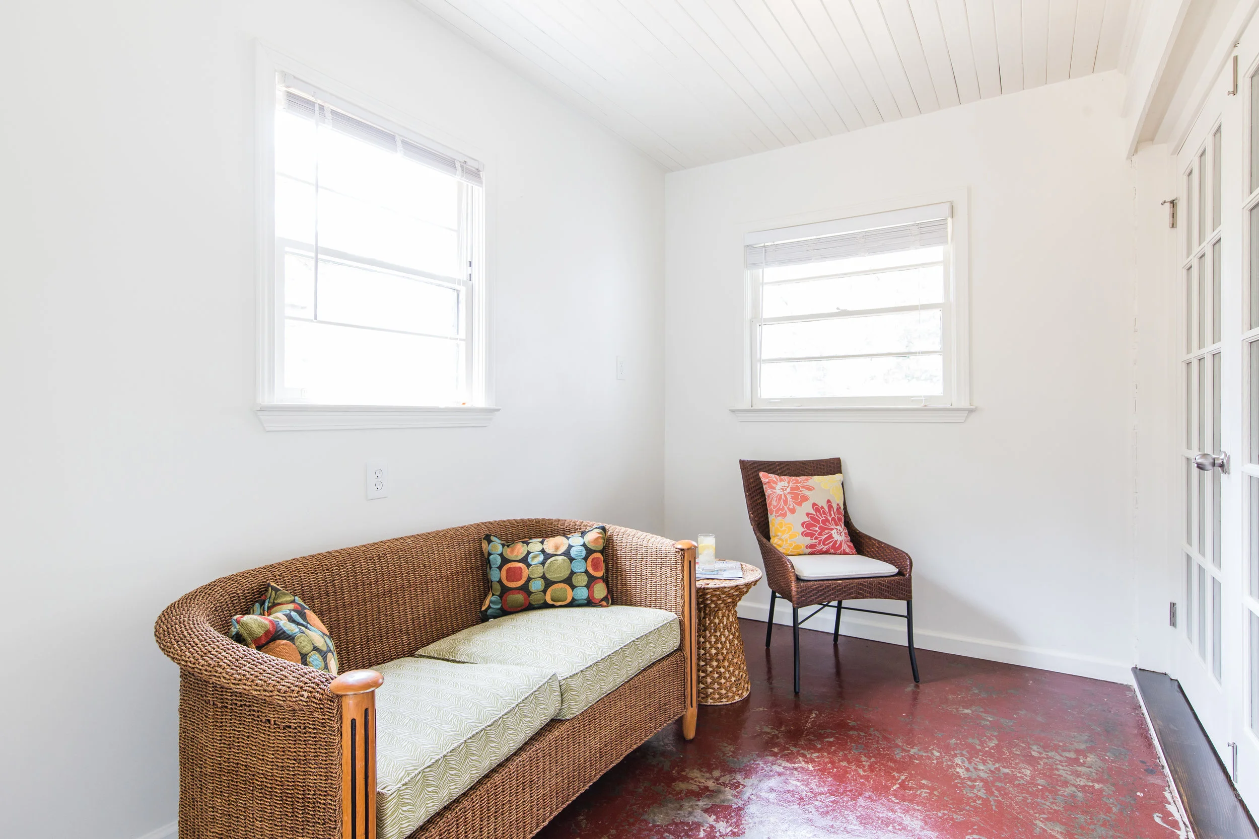 3220 Ardley-Sunroom.jpg