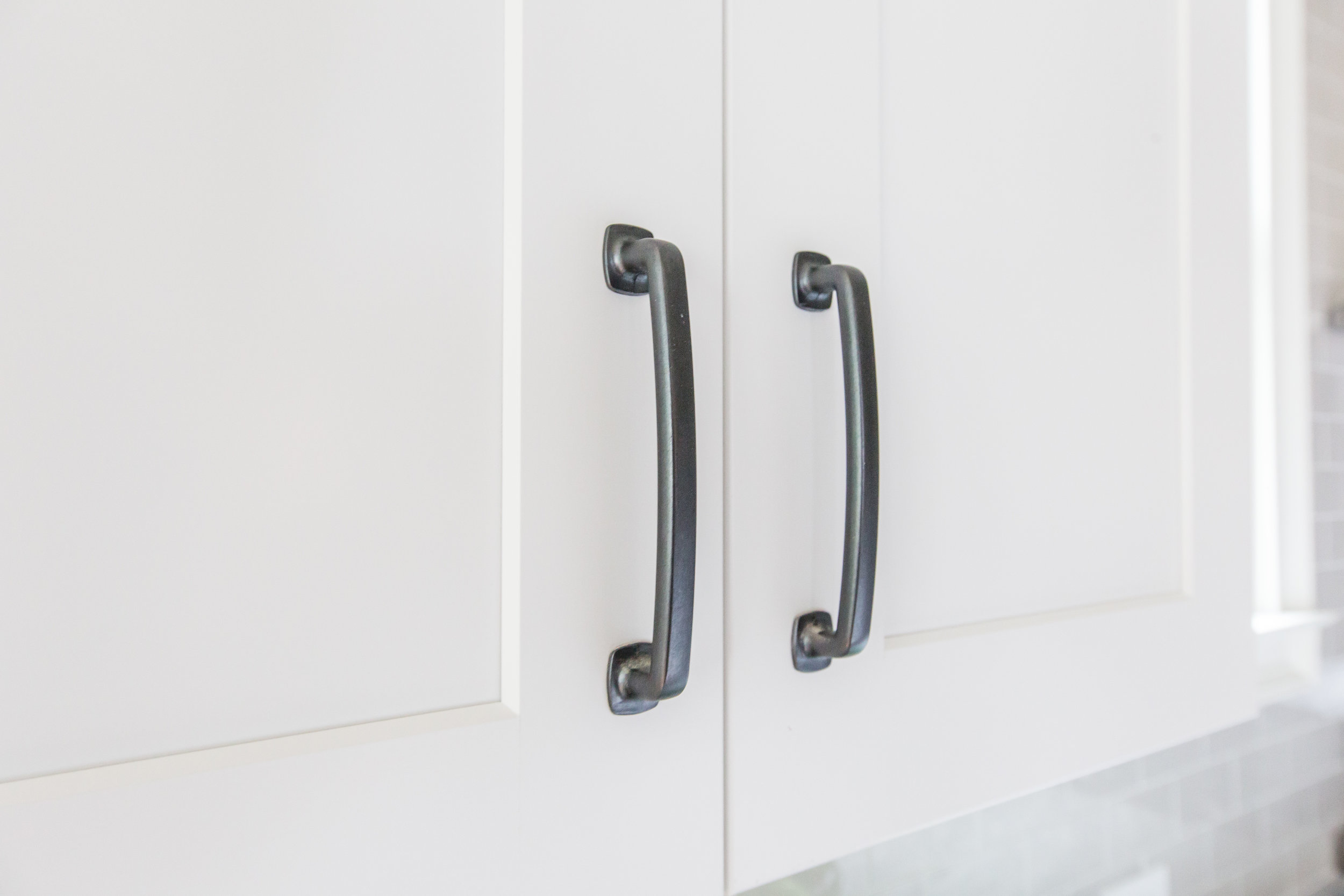 2140 Delano-Kitchen Hardware.jpg