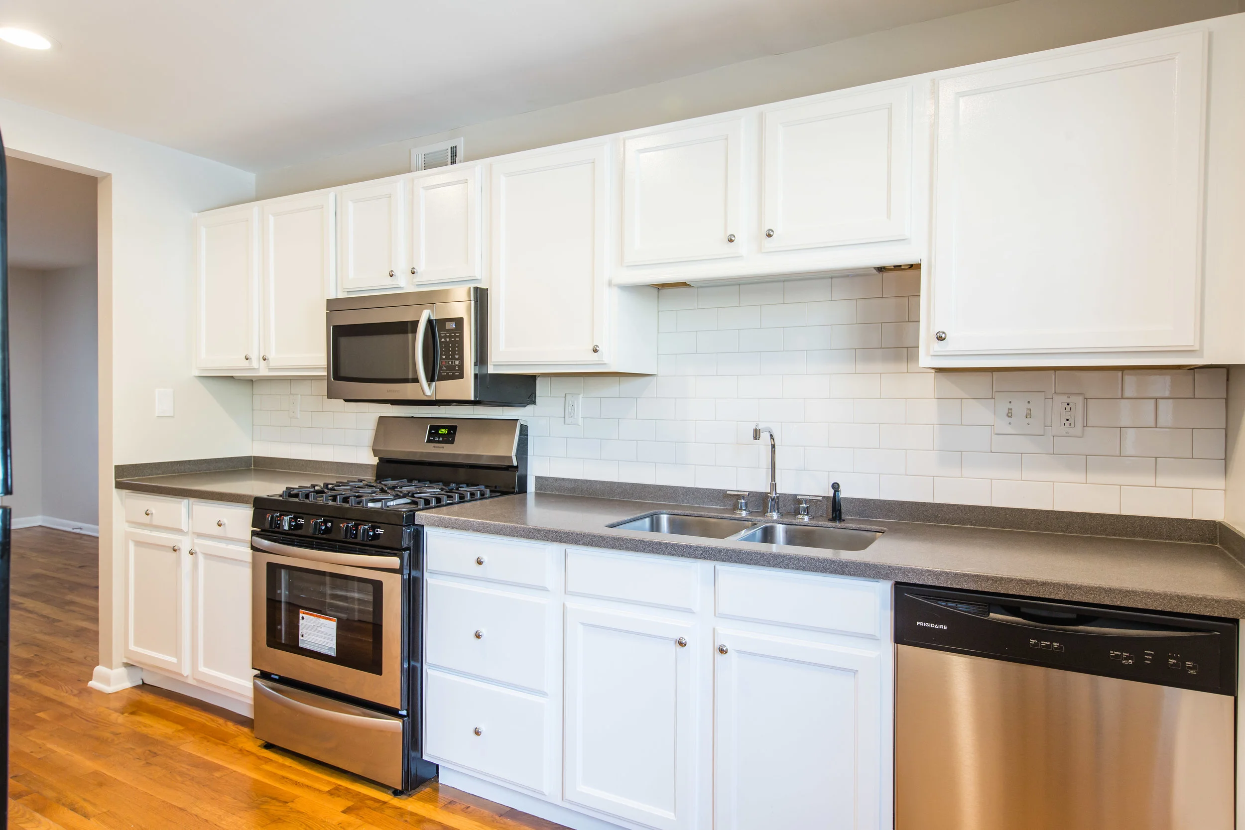 575 Flat Shoals Unit 9-Kitchen 2a.jpg