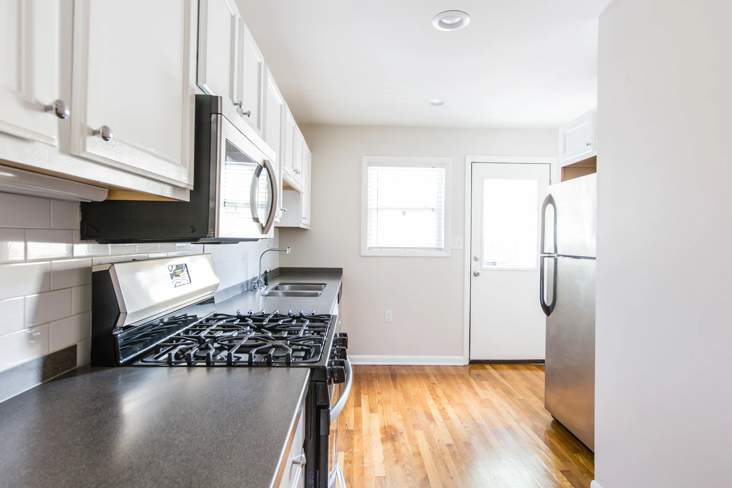 575 Flat Shoals Unit 9-Kitchen 3b.jpg