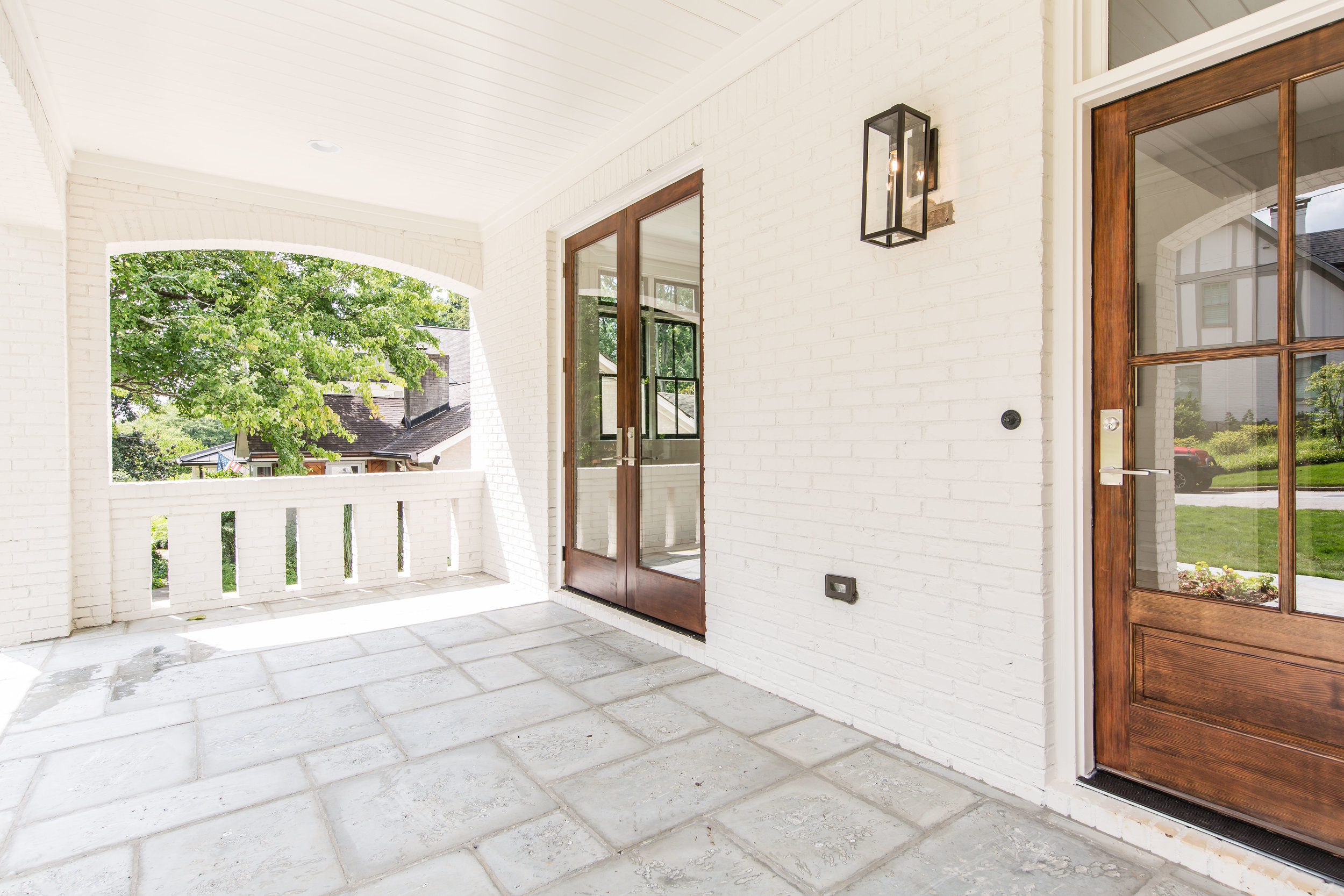 726 Hillpine-Front Porch 1.jpg