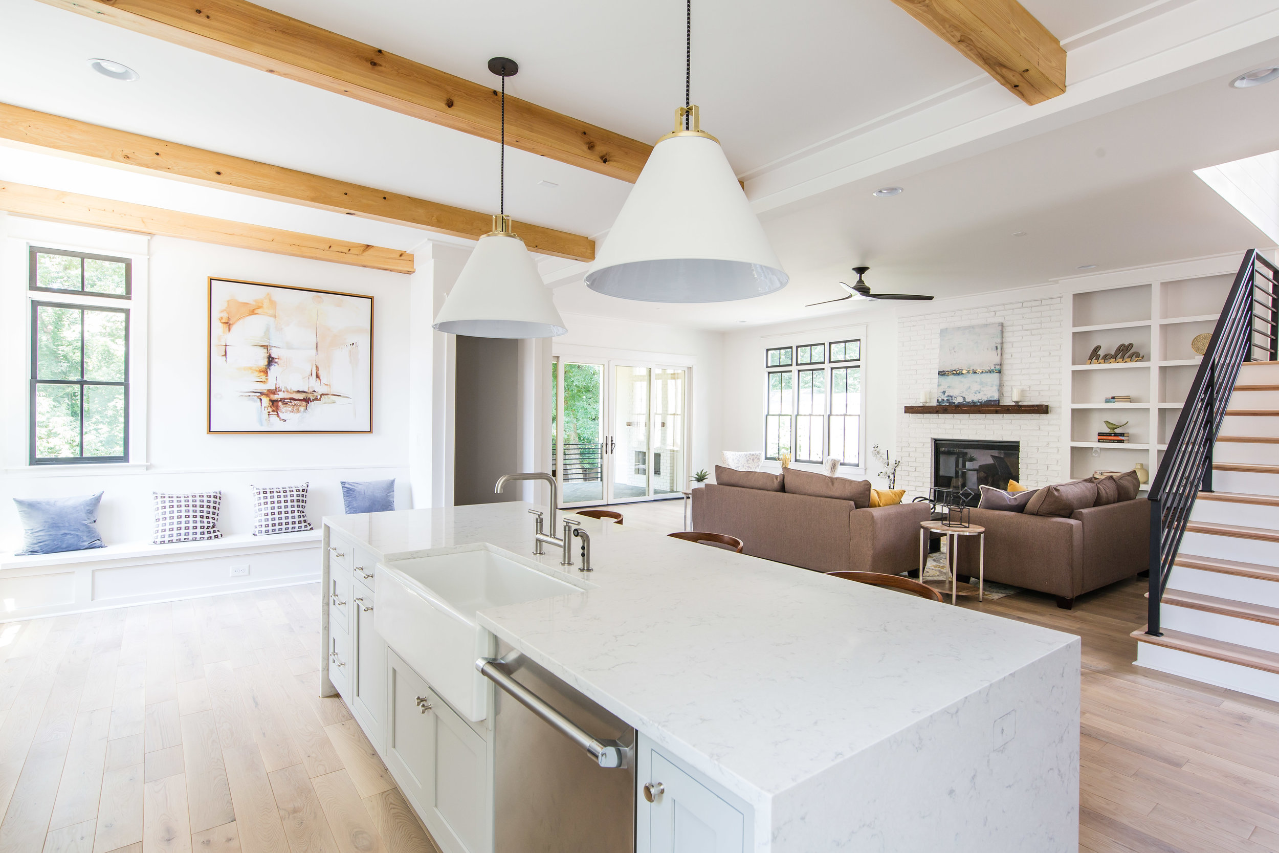 726 Hillpine-Kitchen 3.jpg