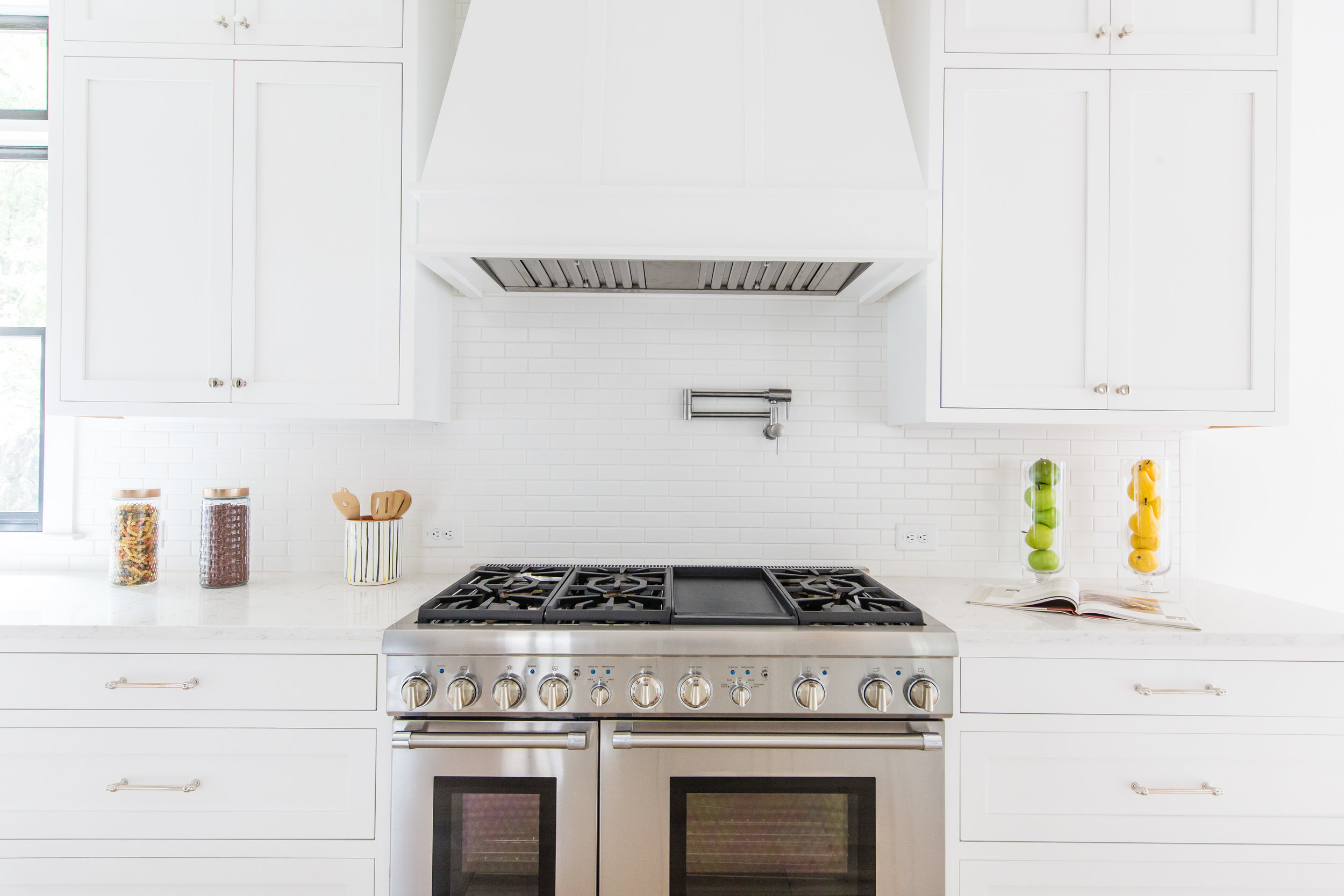 726 Hillpine-Kitchen Stove.jpg