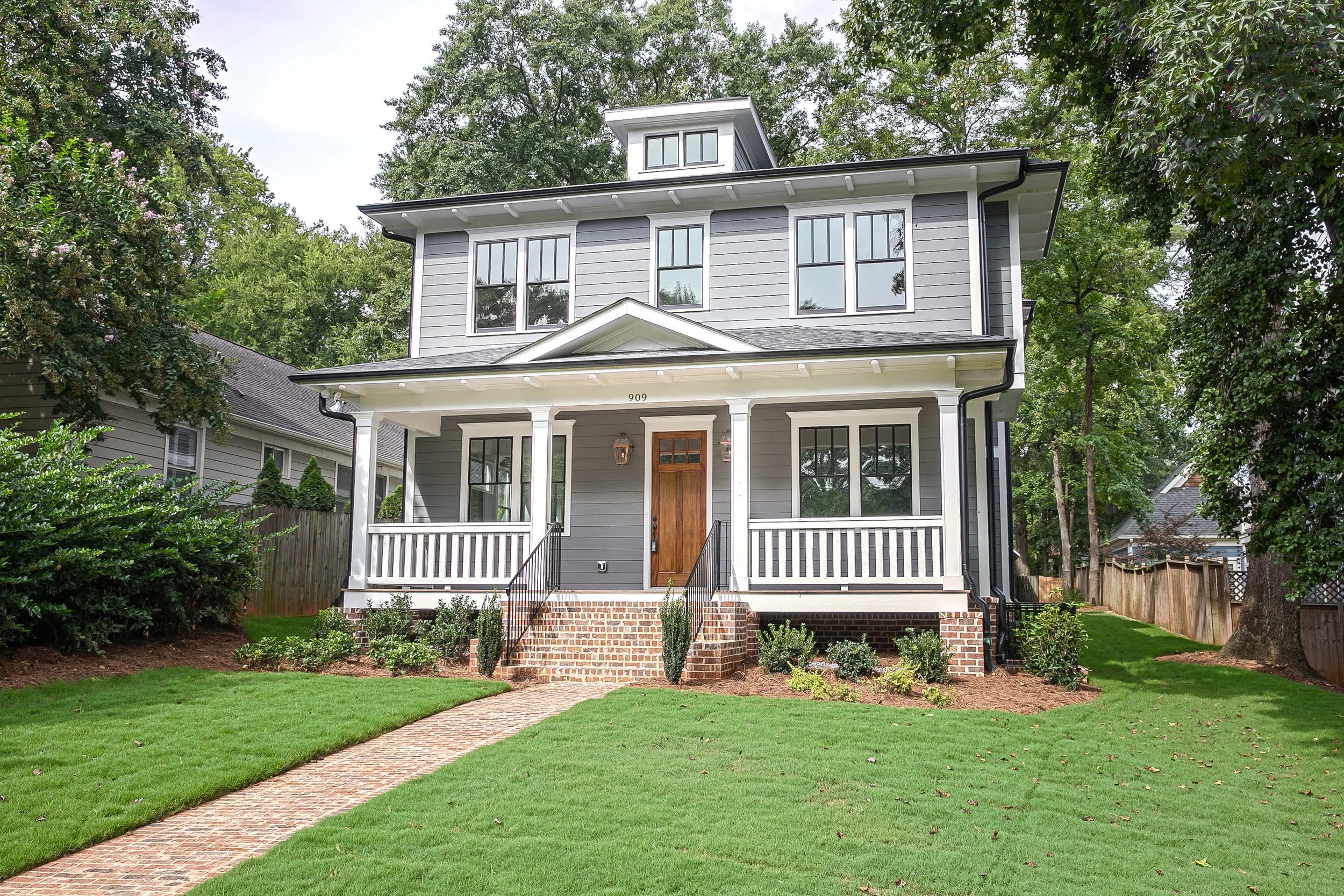 909 3rd Ave-Front 3.jpg