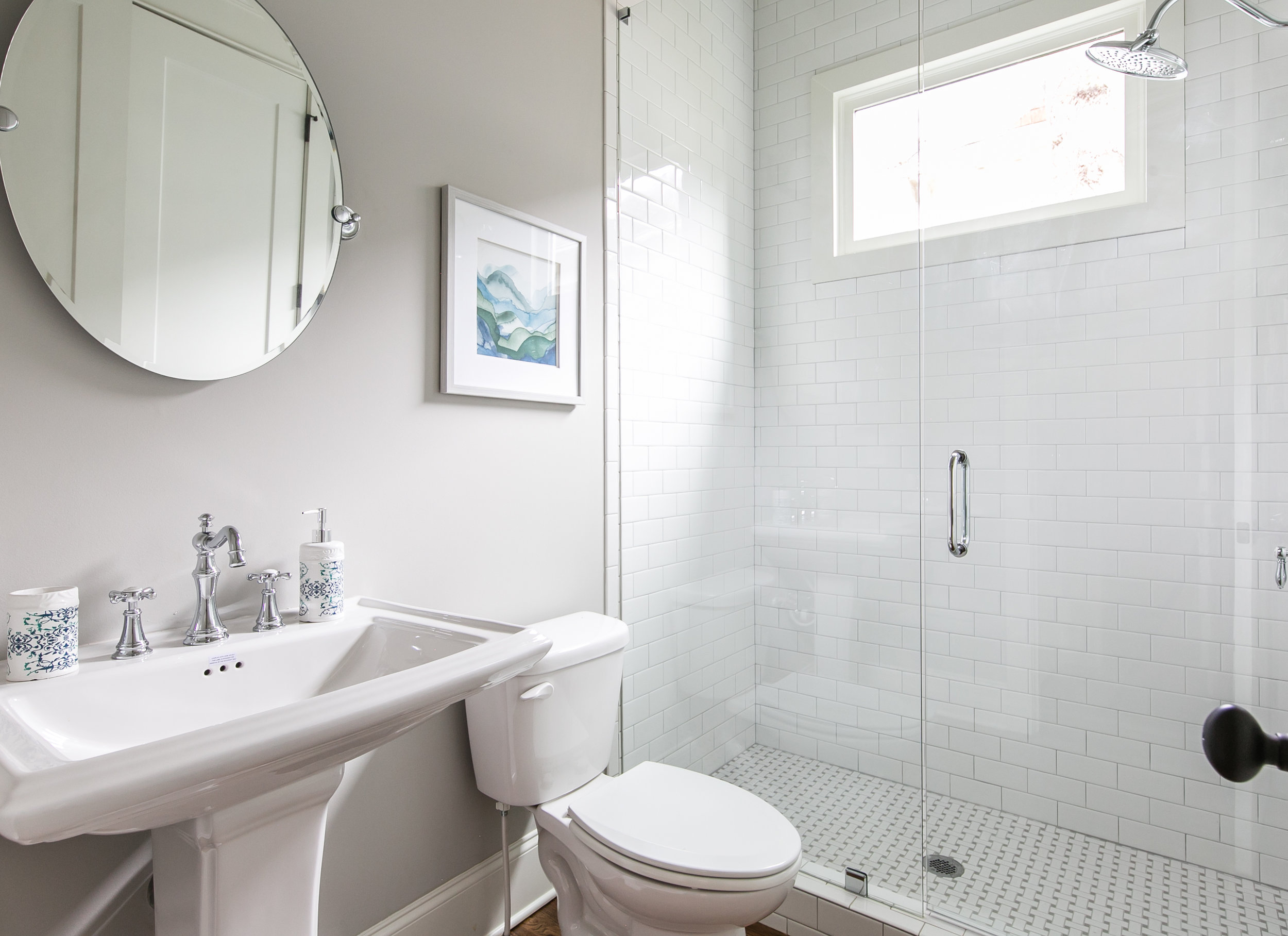 909 3rd Ave-Guest Bath.jpg