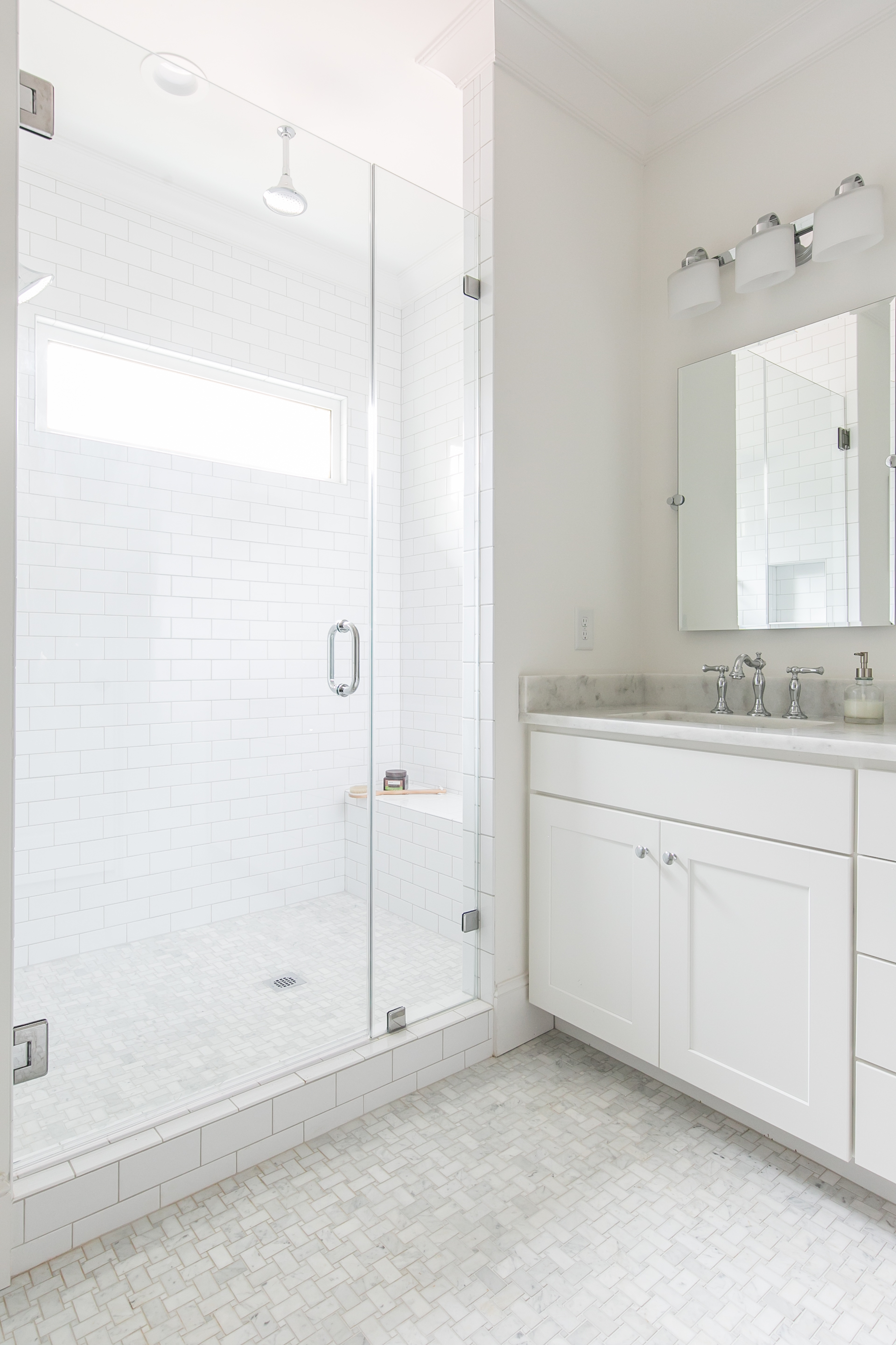 100 Daniel-Master Shower-Vanity.jpg