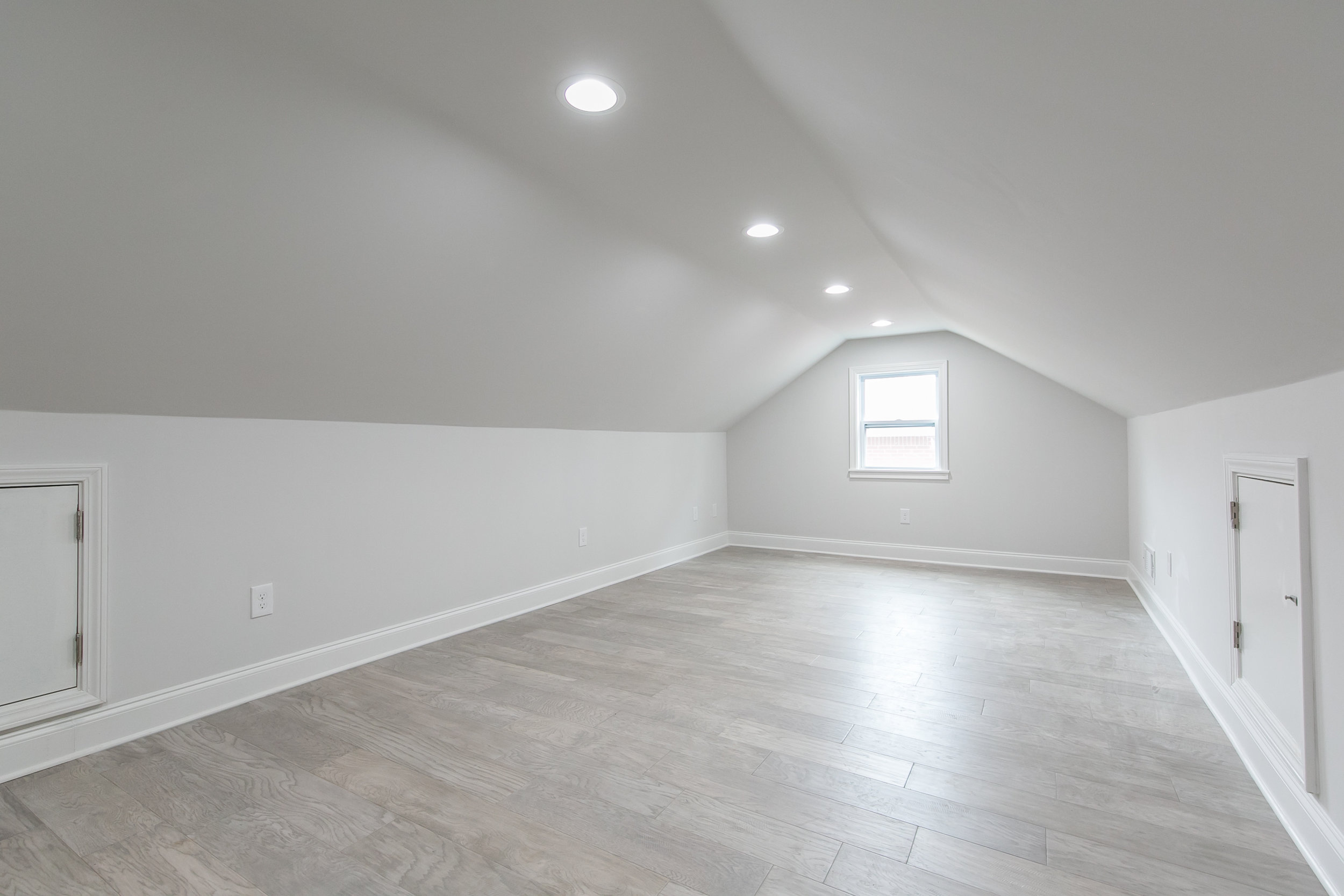 2046 E Camellia-Bonus Room.jpg