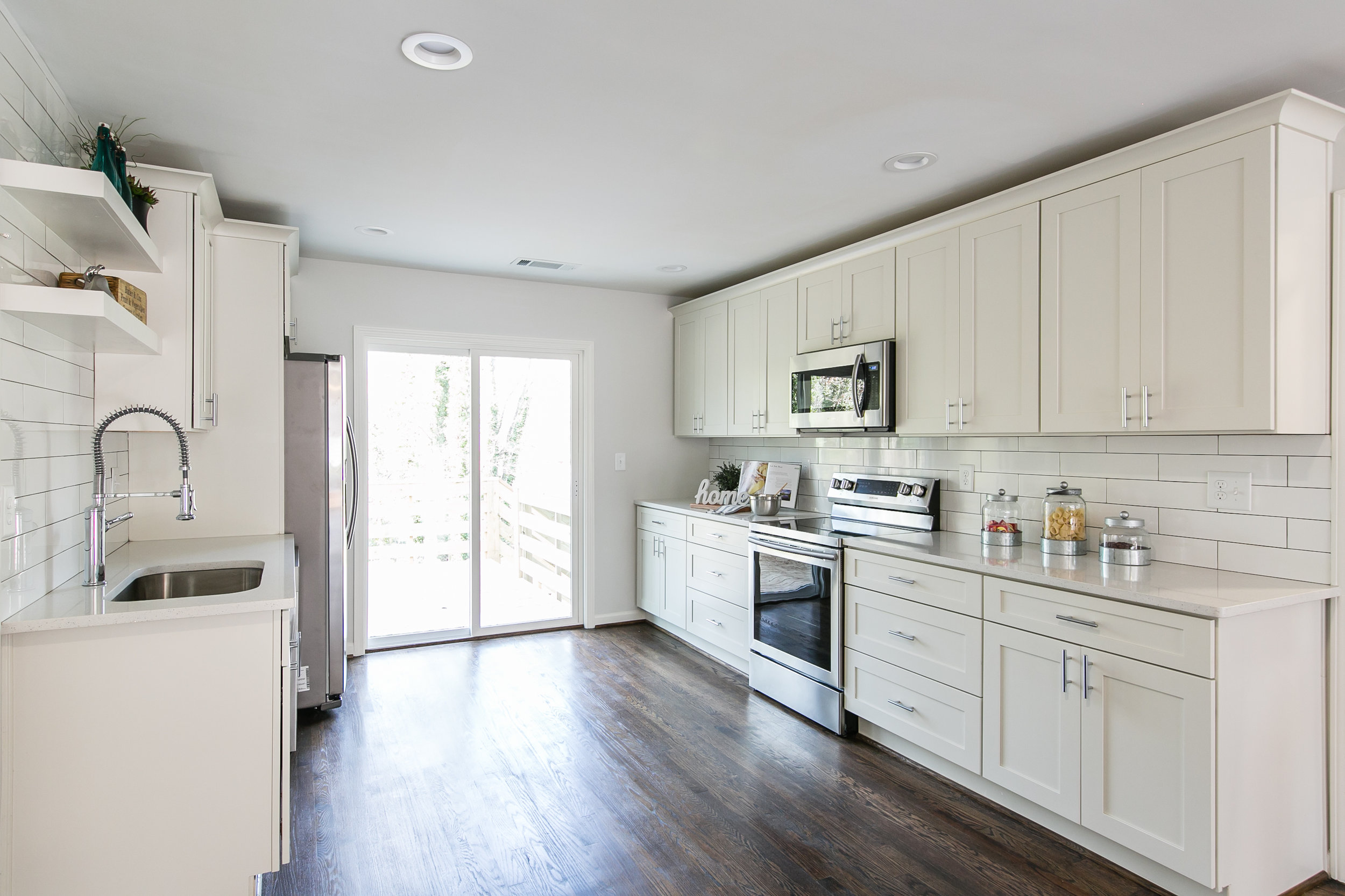 2105 Honeysuckle-Kitchen 1.jpg