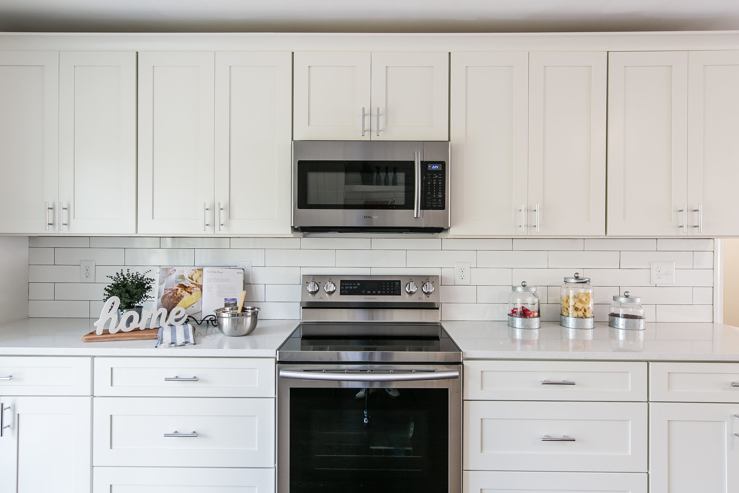 2105 Honeysuckle-Kitchen Stove.jpg