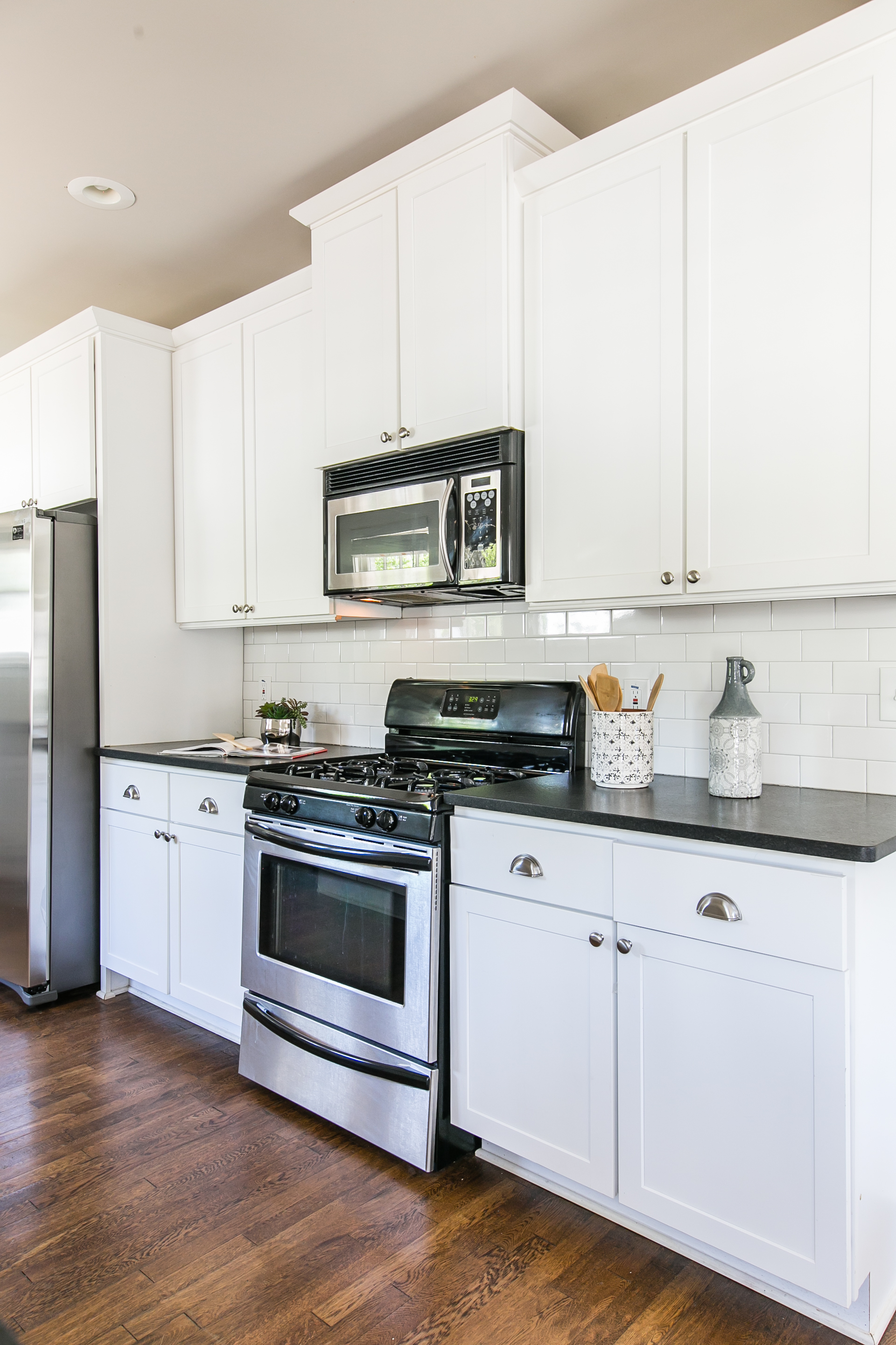 372 Morgan Place-Kitchen Stove.jpg