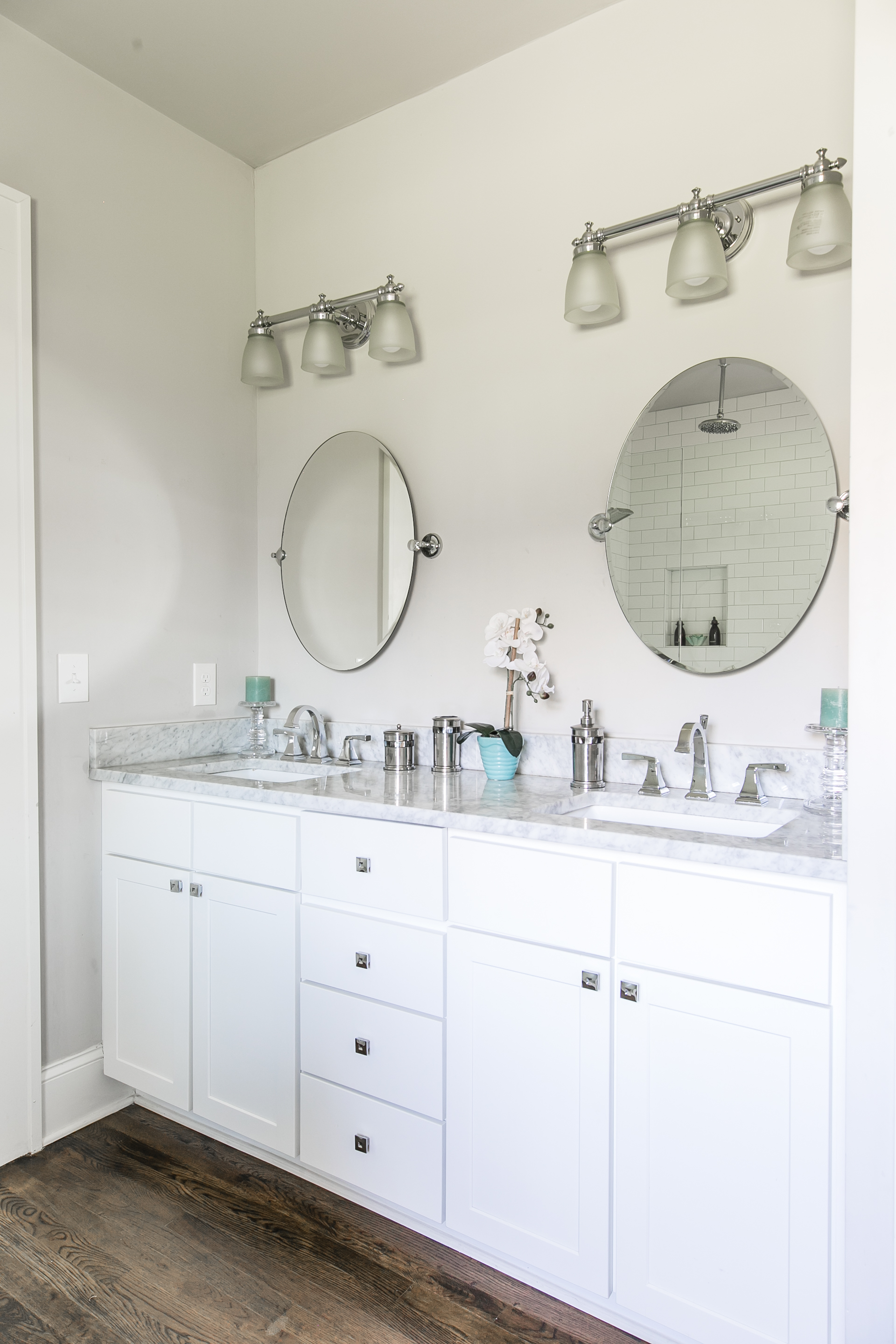 372 Morgan Place-Master Vanity.jpg