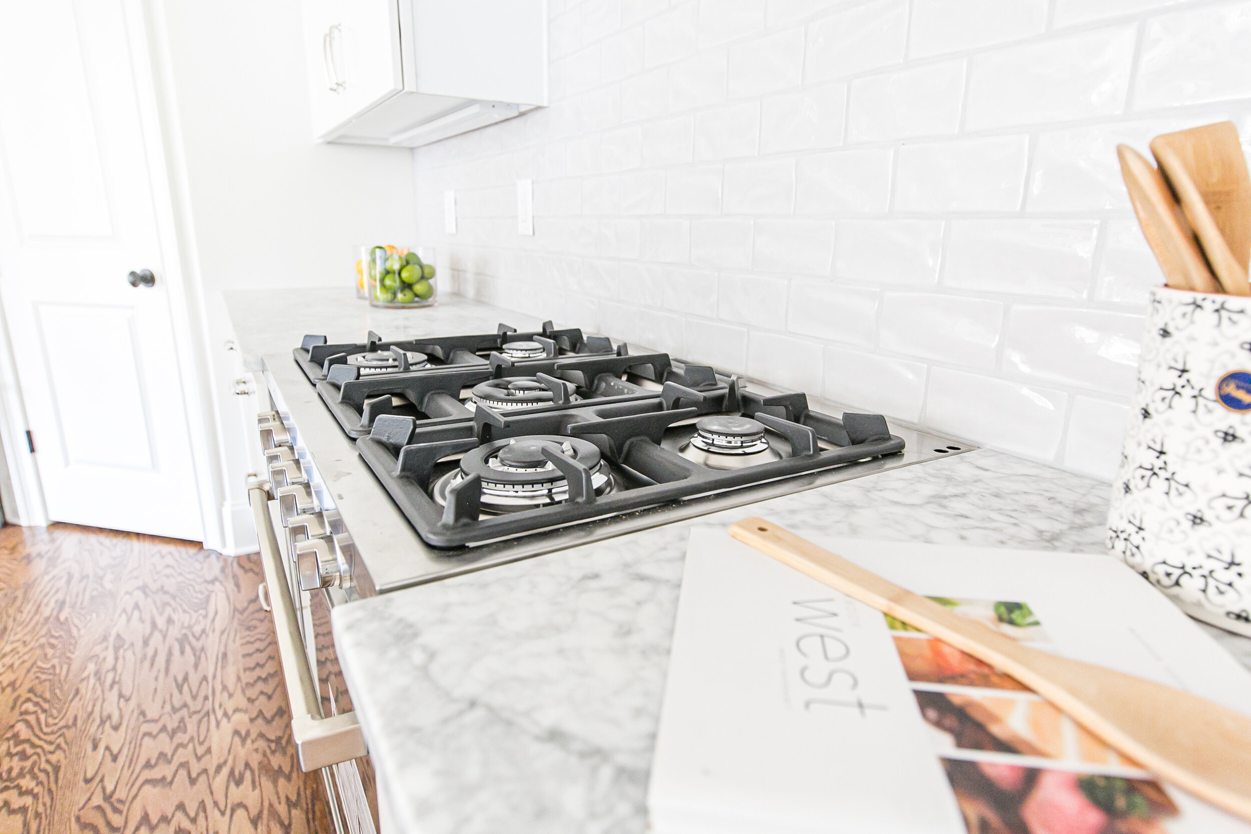 KITCHEN-5.jpg