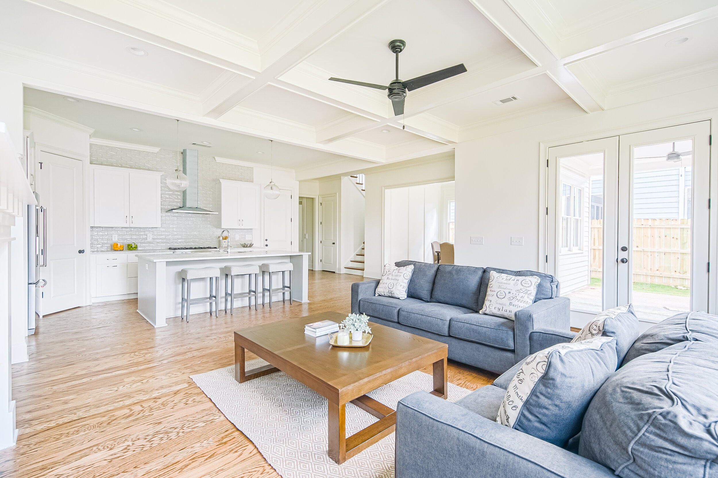 LIVING ROOM-5.jpg