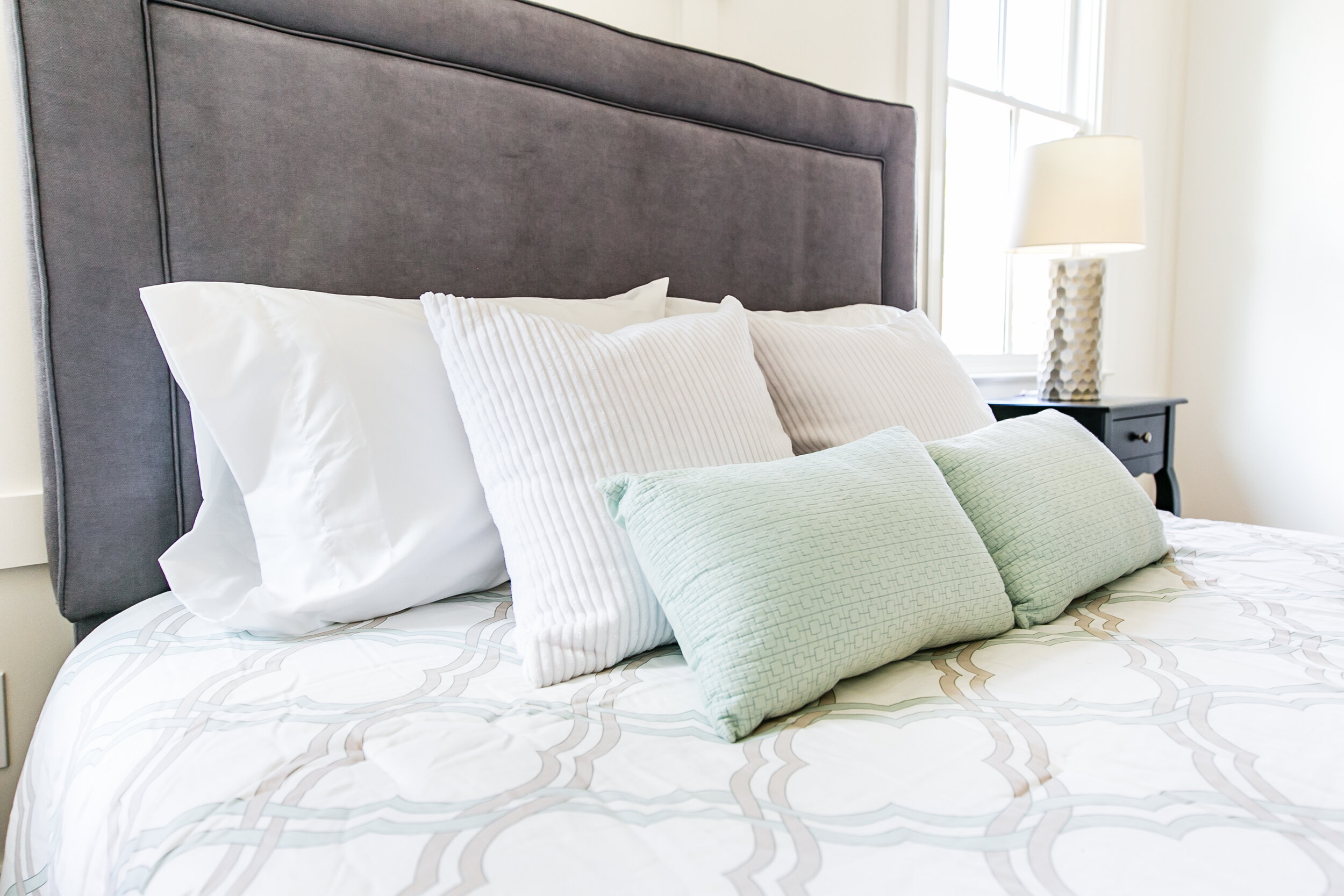 MASTER BEDROOM-4.jpg