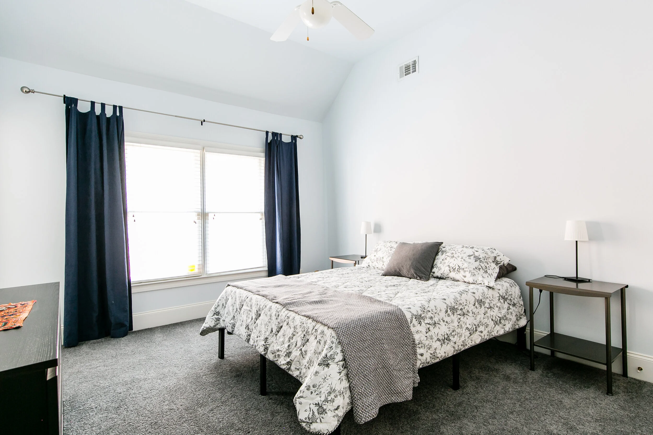 ManorWalk_Upstairs_Bed-2.jpg