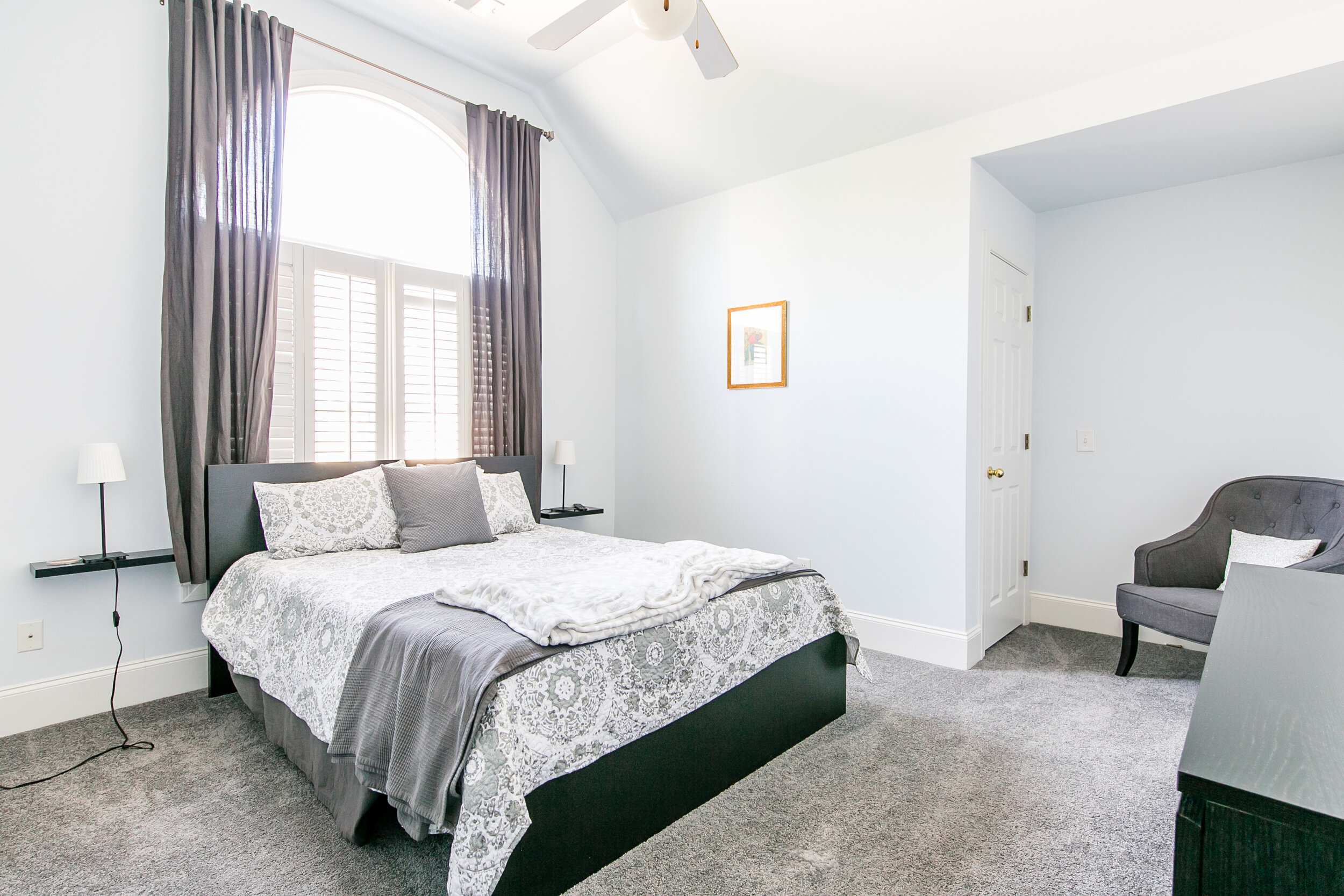 ManorWalk_Upstairs_Bed.jpg