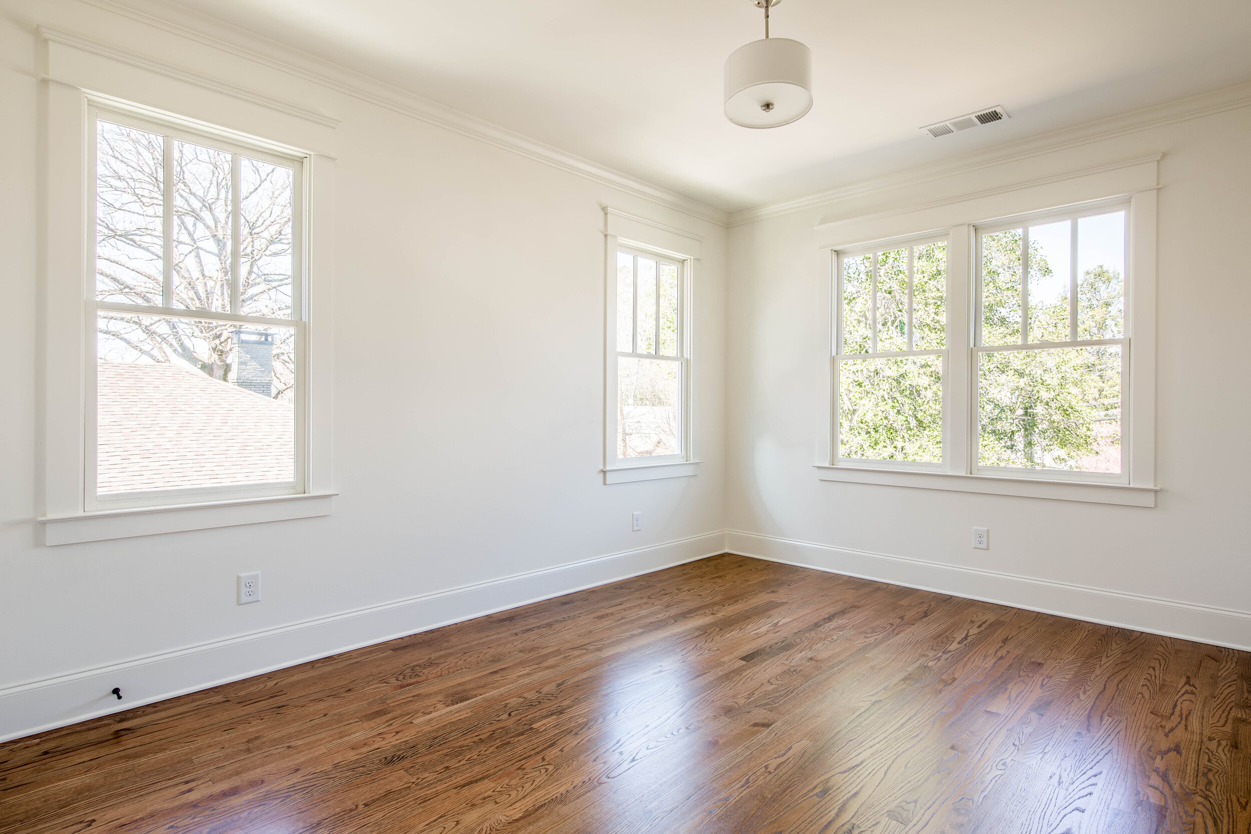 931_Courtenay_Upstairs_Bedroom-2.jpg