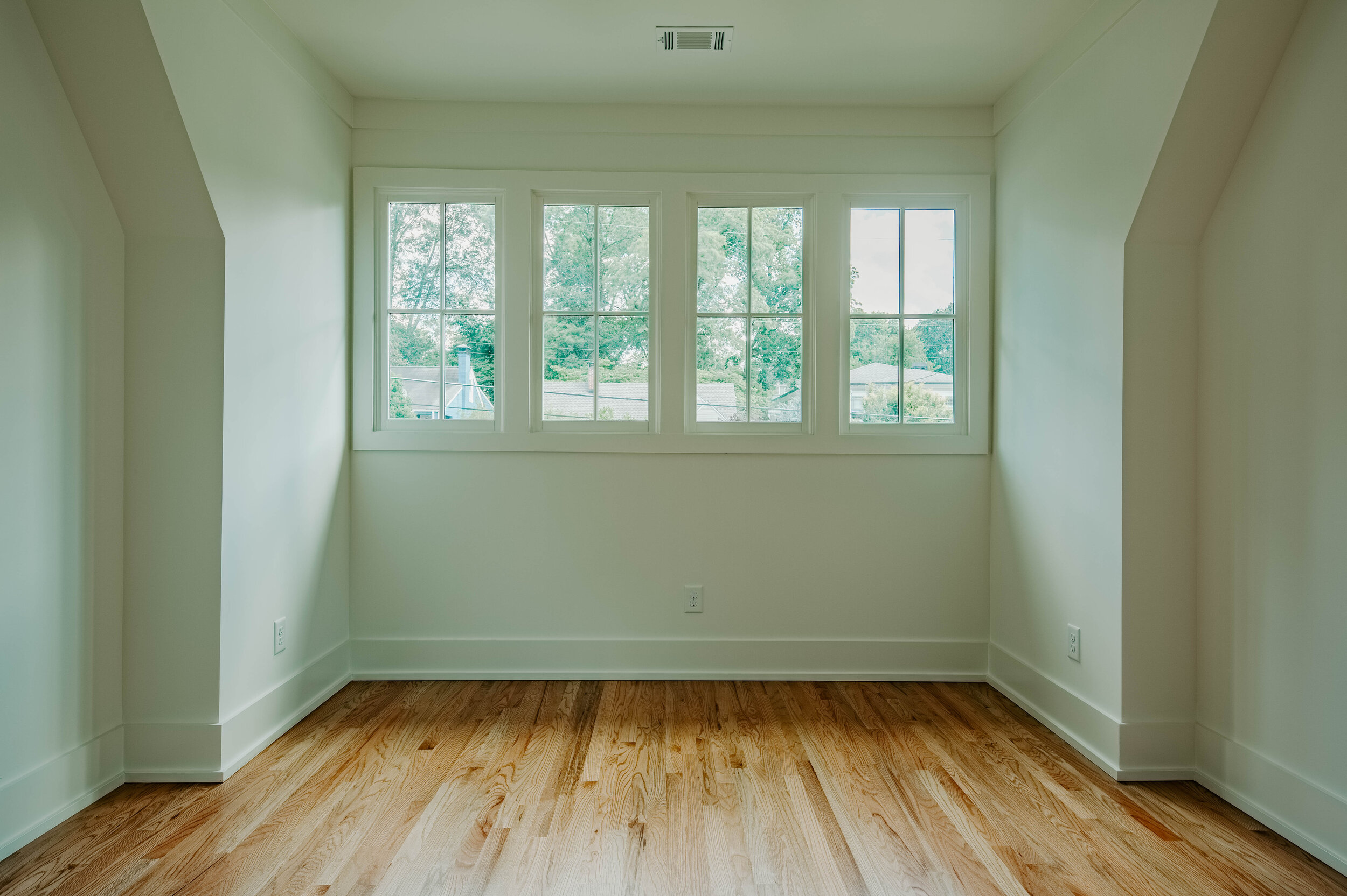 760_Ponce_Upstairs_Bedroom-2.jpg