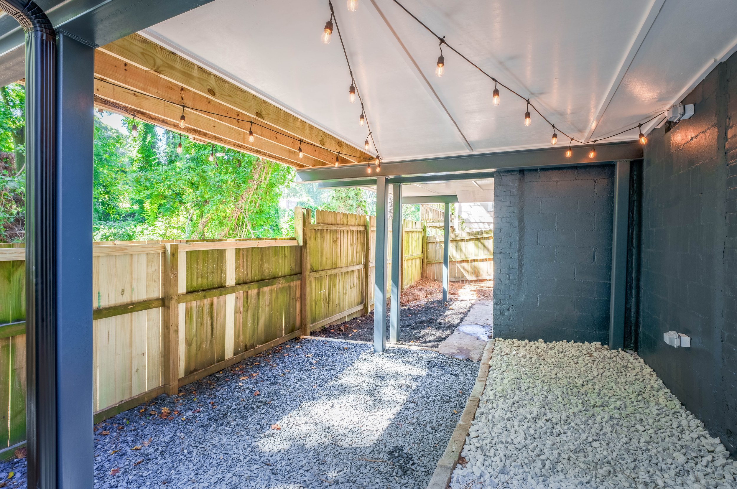 1062_WhiteOak_Back_Patio.jpg