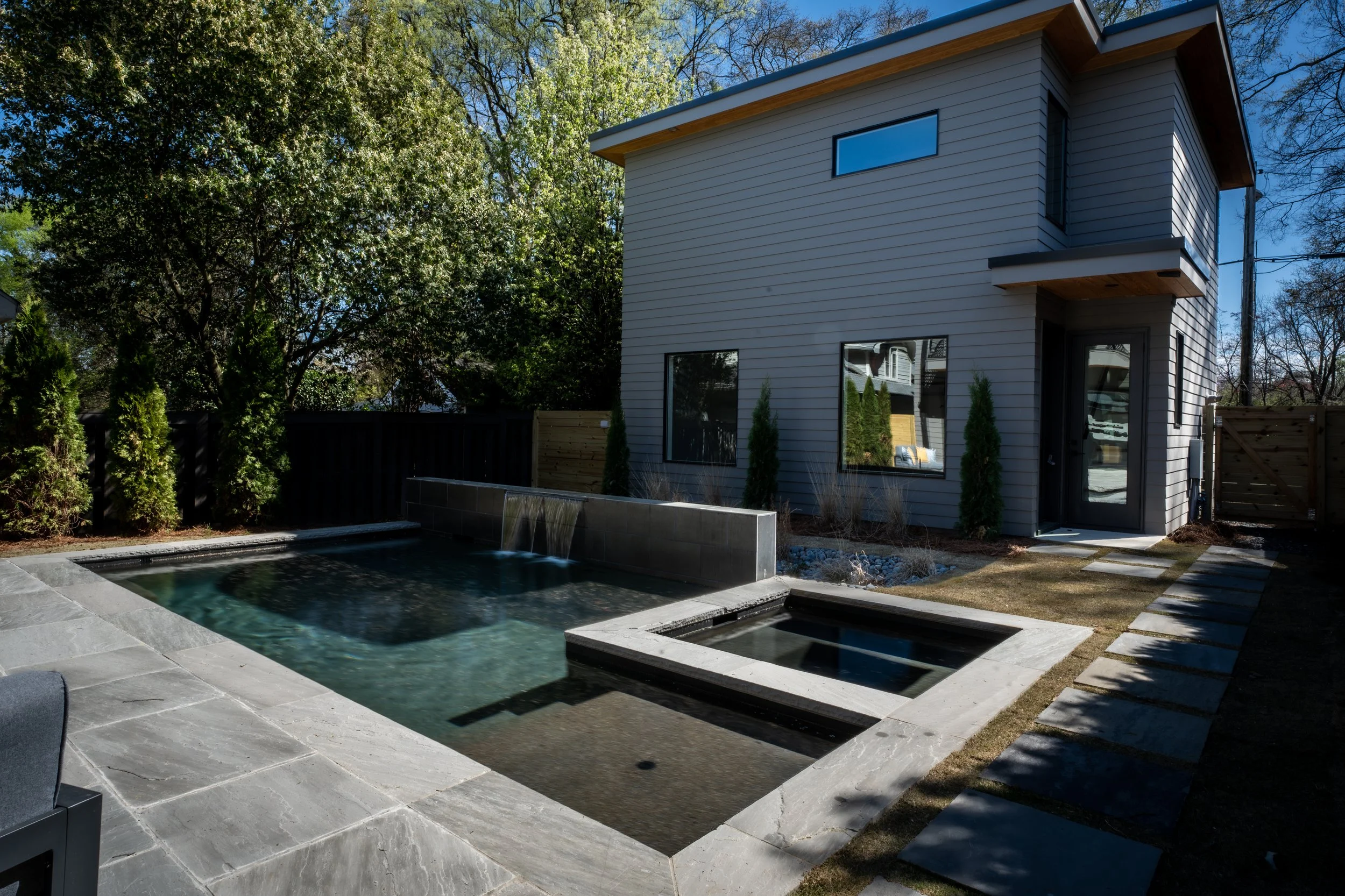 e 411_Ninth_Backyard-2.jpg