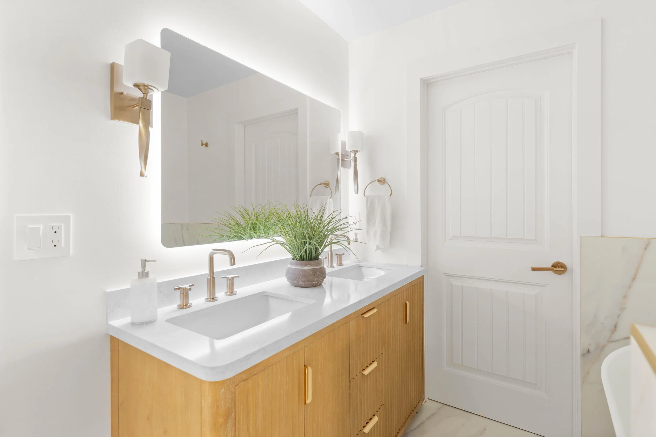 1679 Oak Ln - Low Res-40.jpg