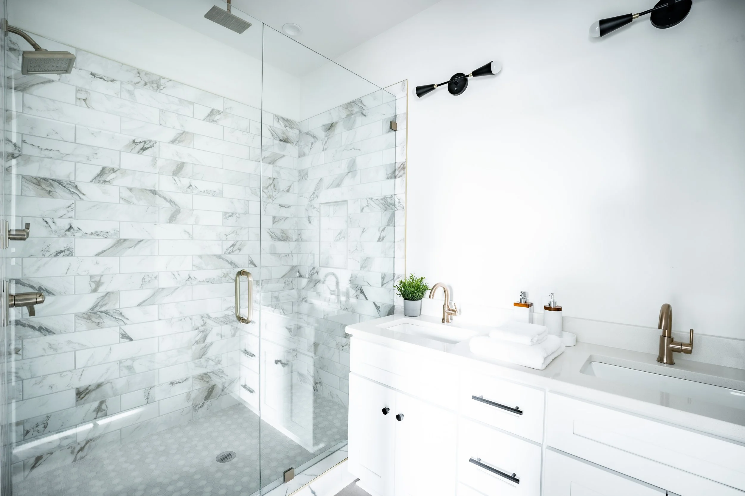 e MasterBathroom_1.jpg