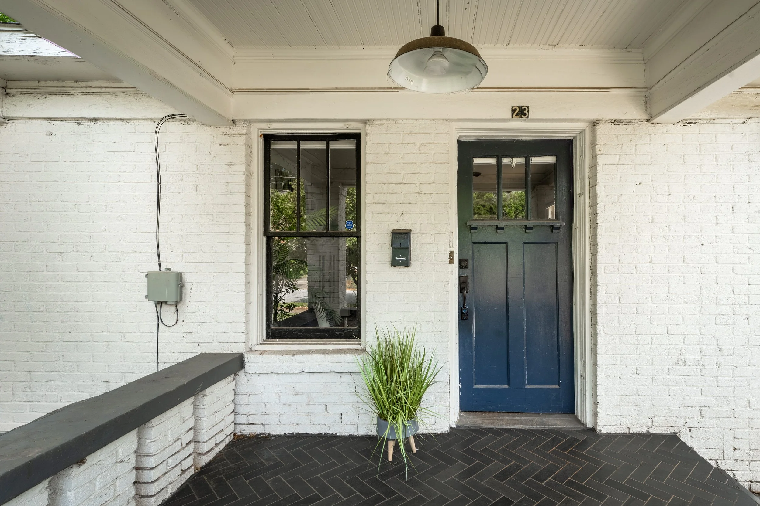 23Clifton_FrontPorch_2.jpg