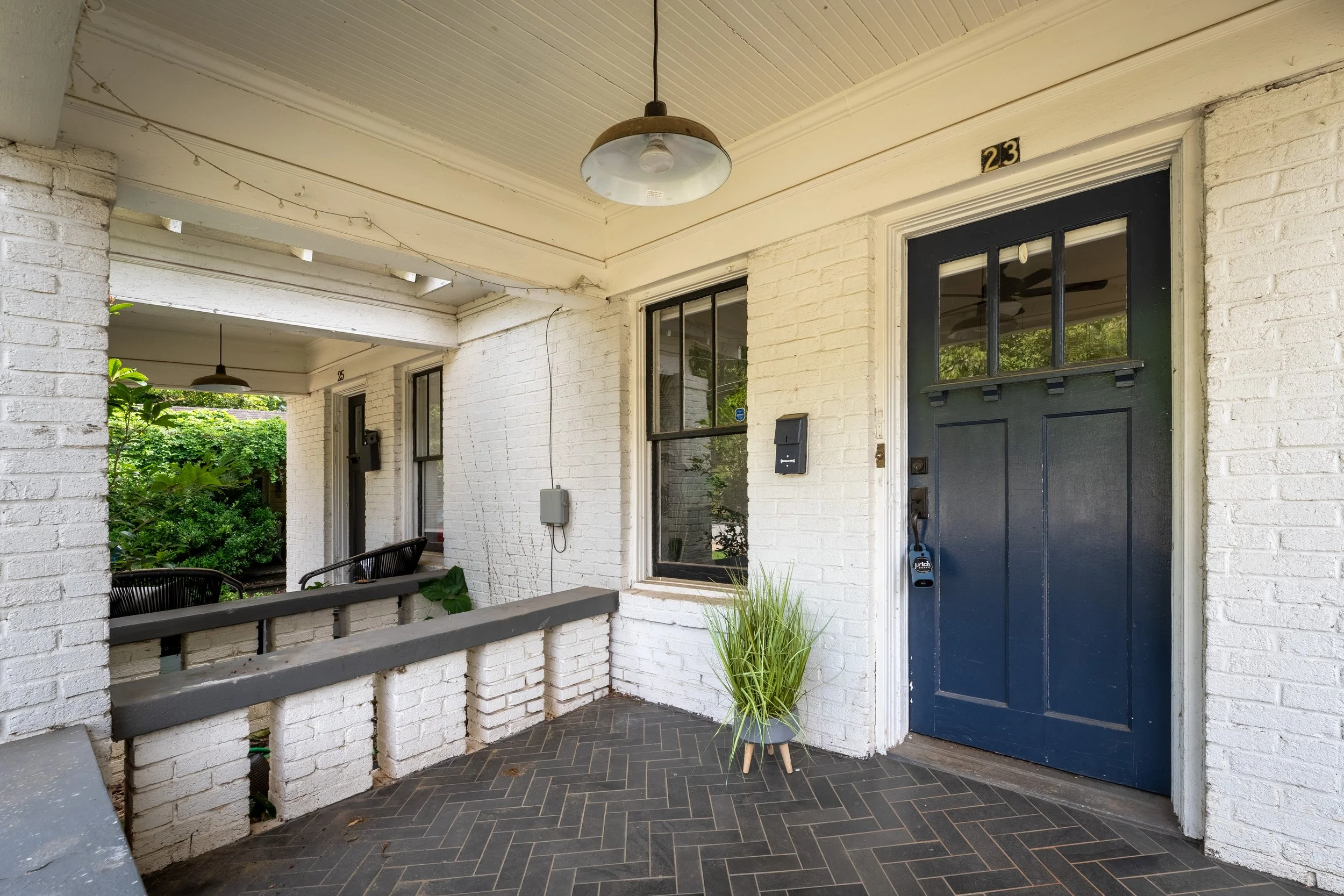 23Clifton_FrontPorch.jpg