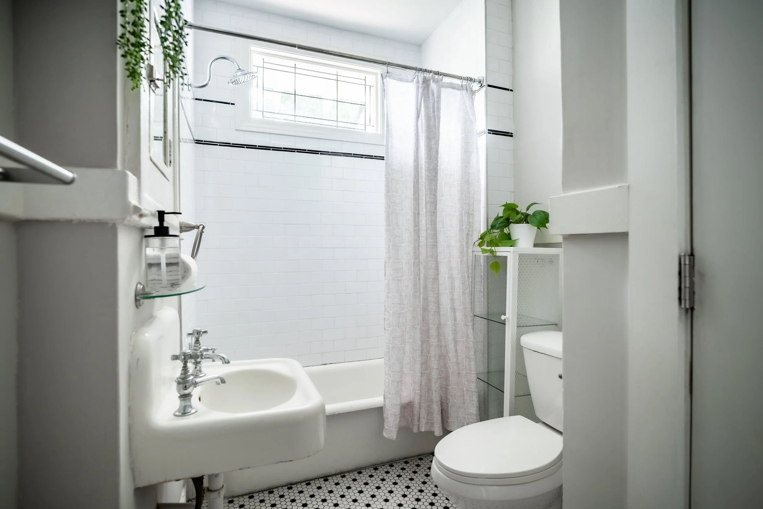 23Clifton_Bathroom.jpg
