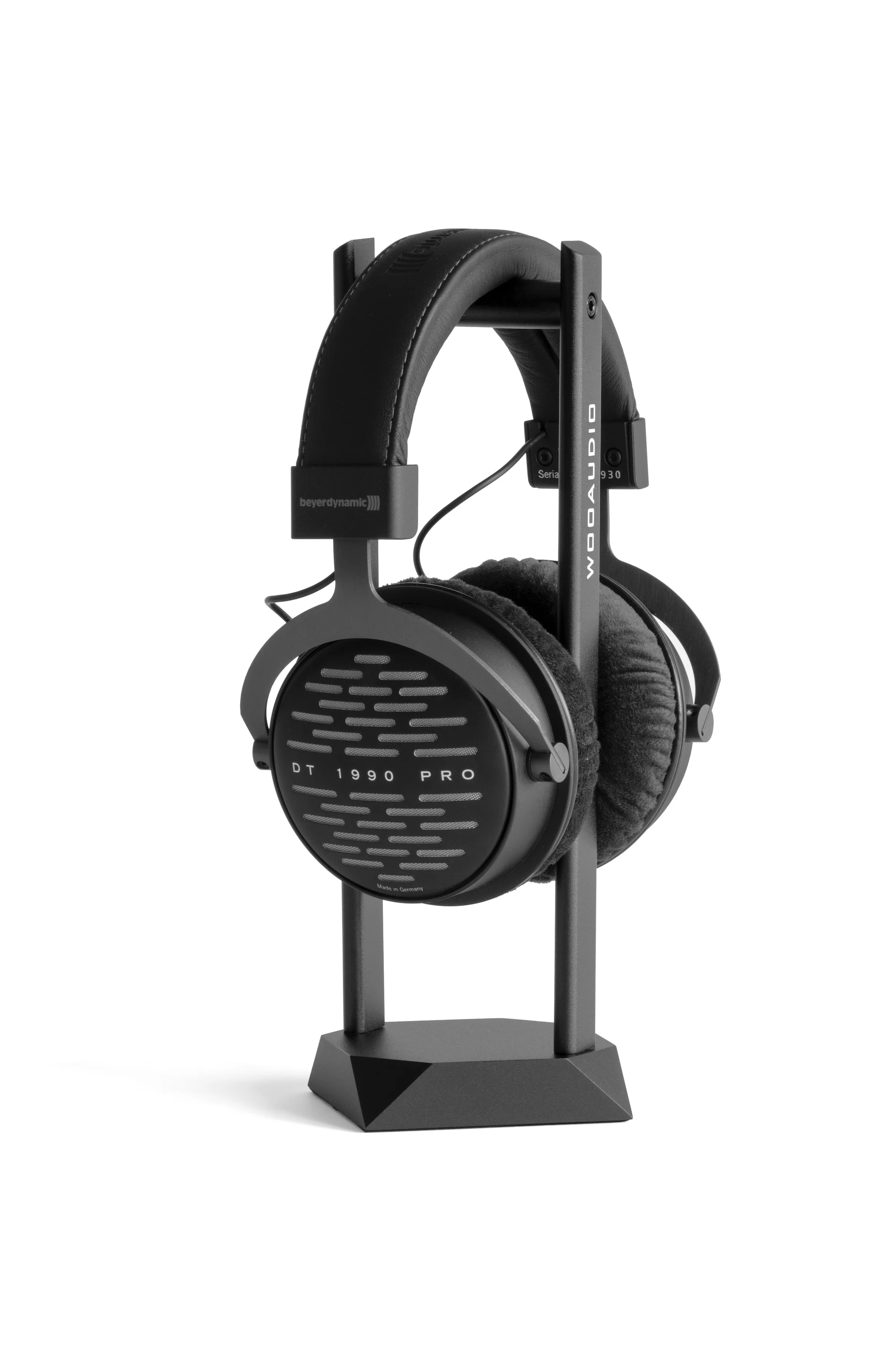 Woo Audio HPS-HB Headphones Stand with beyerdynamic DT1990 Headphones